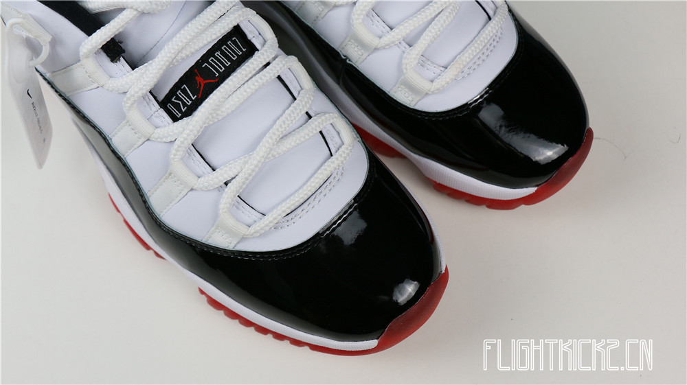 Air Jordan 11 Retro Low Concord Bred