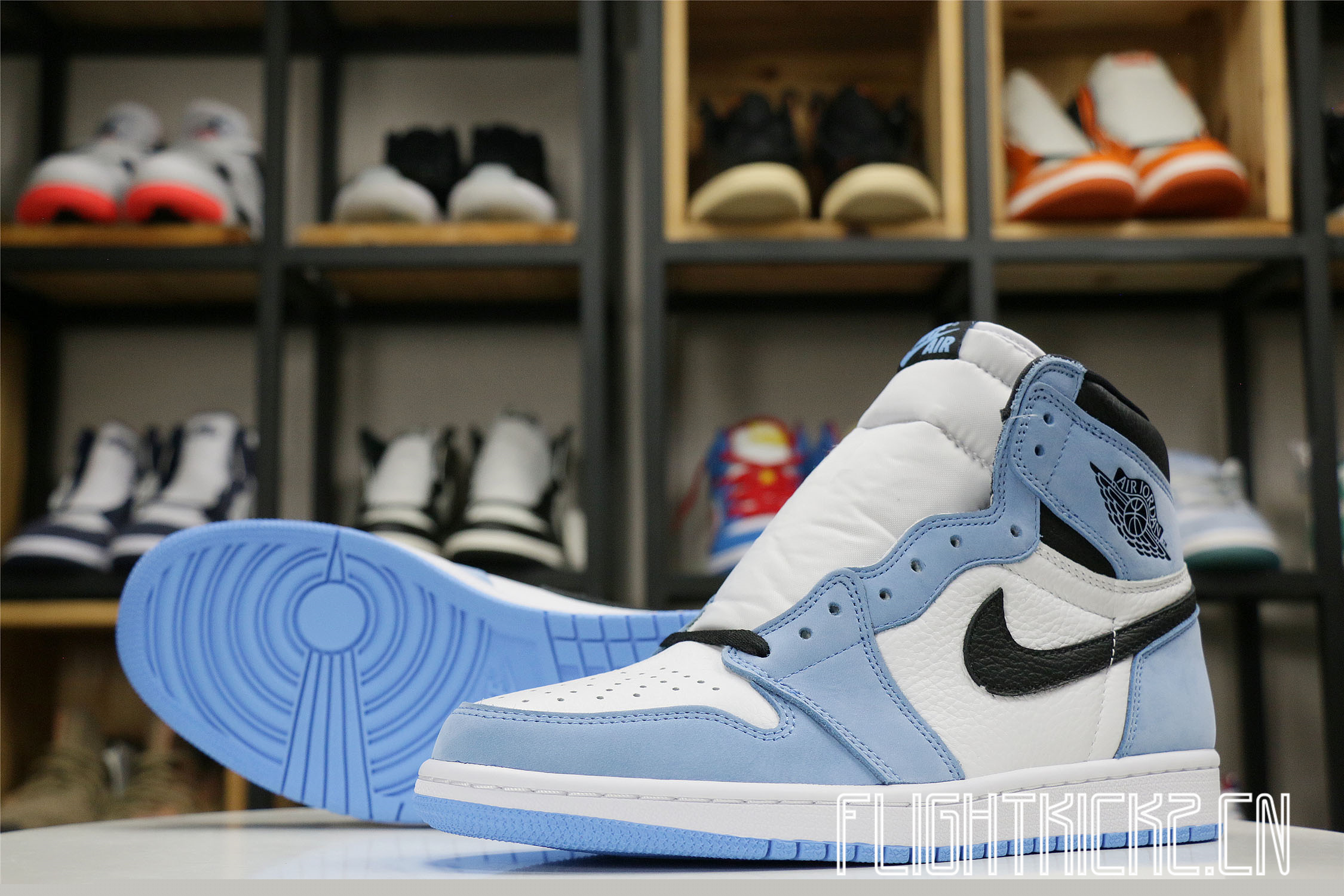 Jordan 1 Retro High White University Blue Black