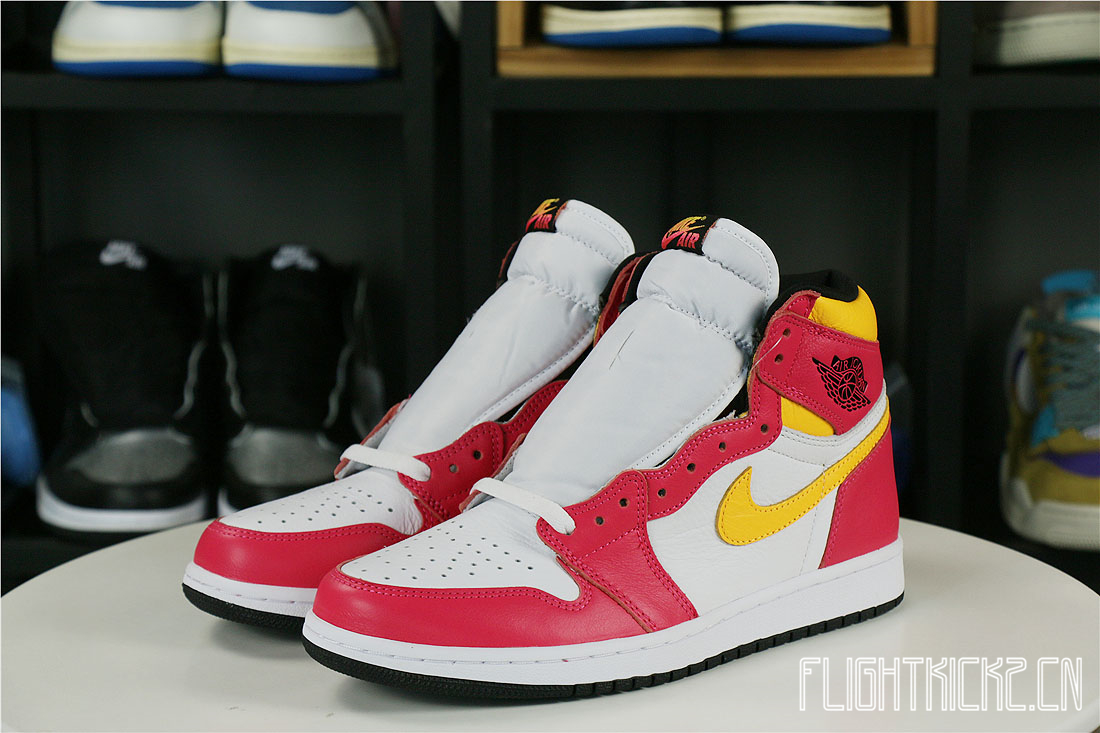 Air Jordan 1 Retro High OG Light Fusion Red