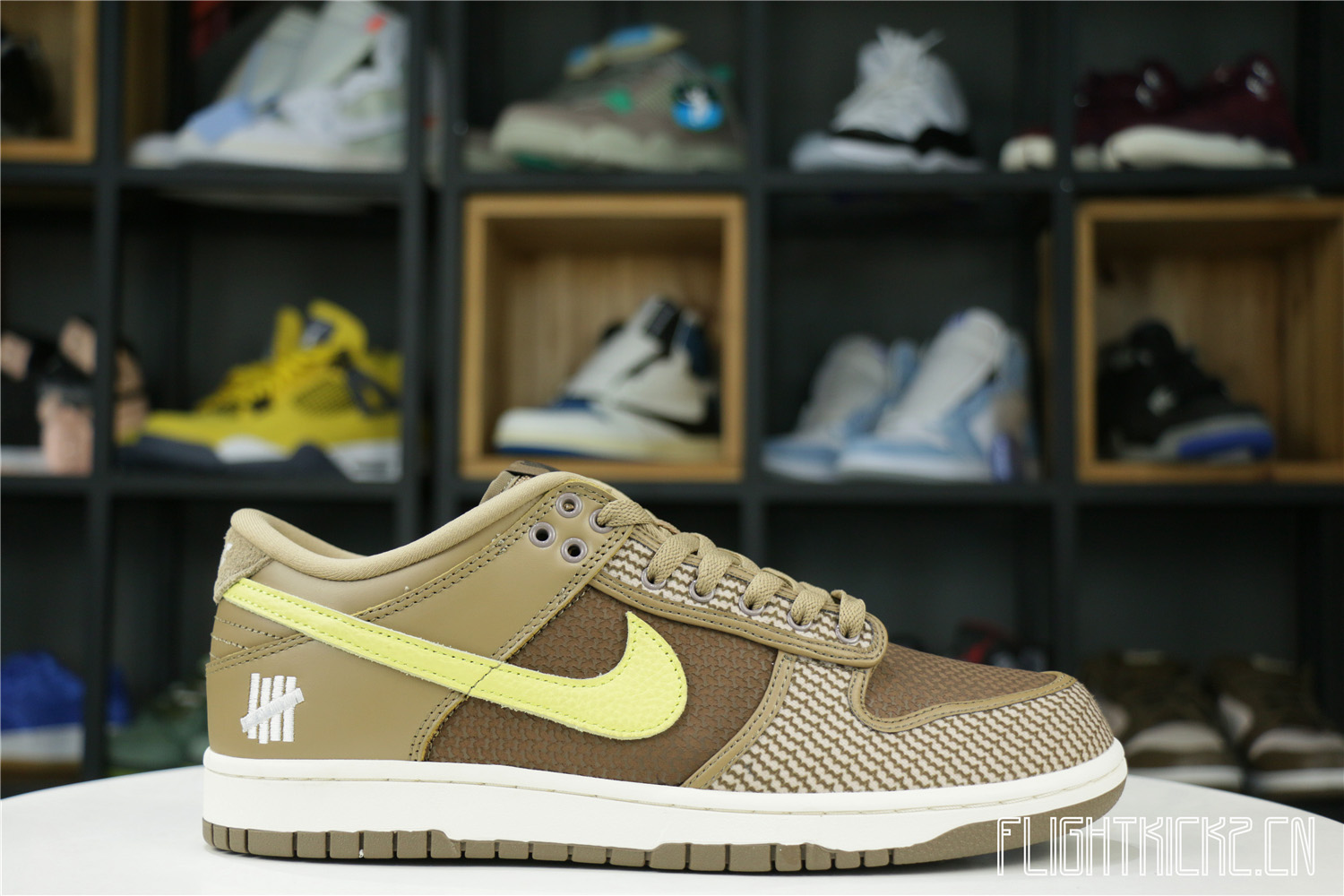 Nike Dunk Low SP UNDEFEATED Canteen Dunk vs. AF1 Pack