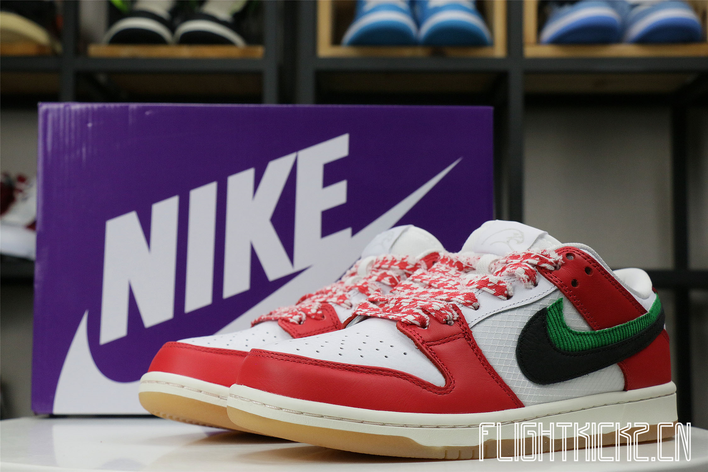 Frame Skate x Nike SB Dunk Low “Habibi”