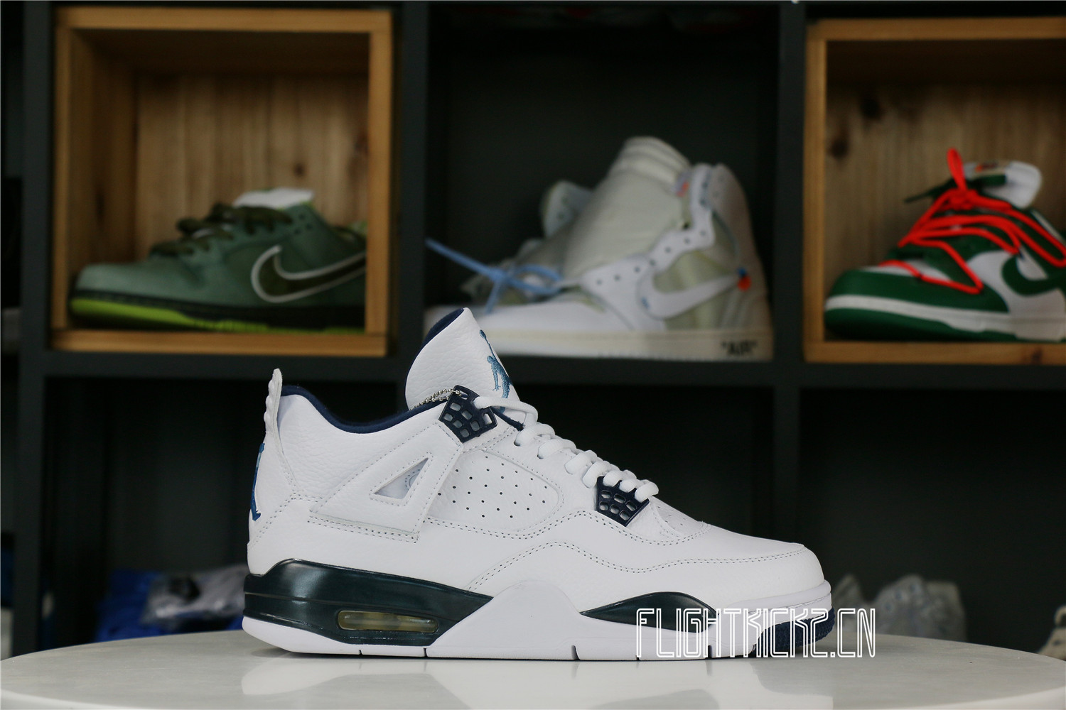 AIR JORDAN 4 RETRO LS ‘LEGEND BLUE’