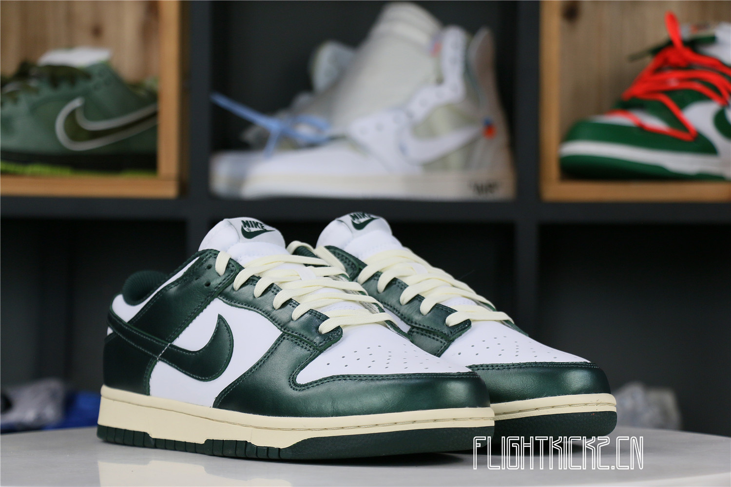Nike Dunk Low Vintage Green (W)(LN5 A1 Batch)
