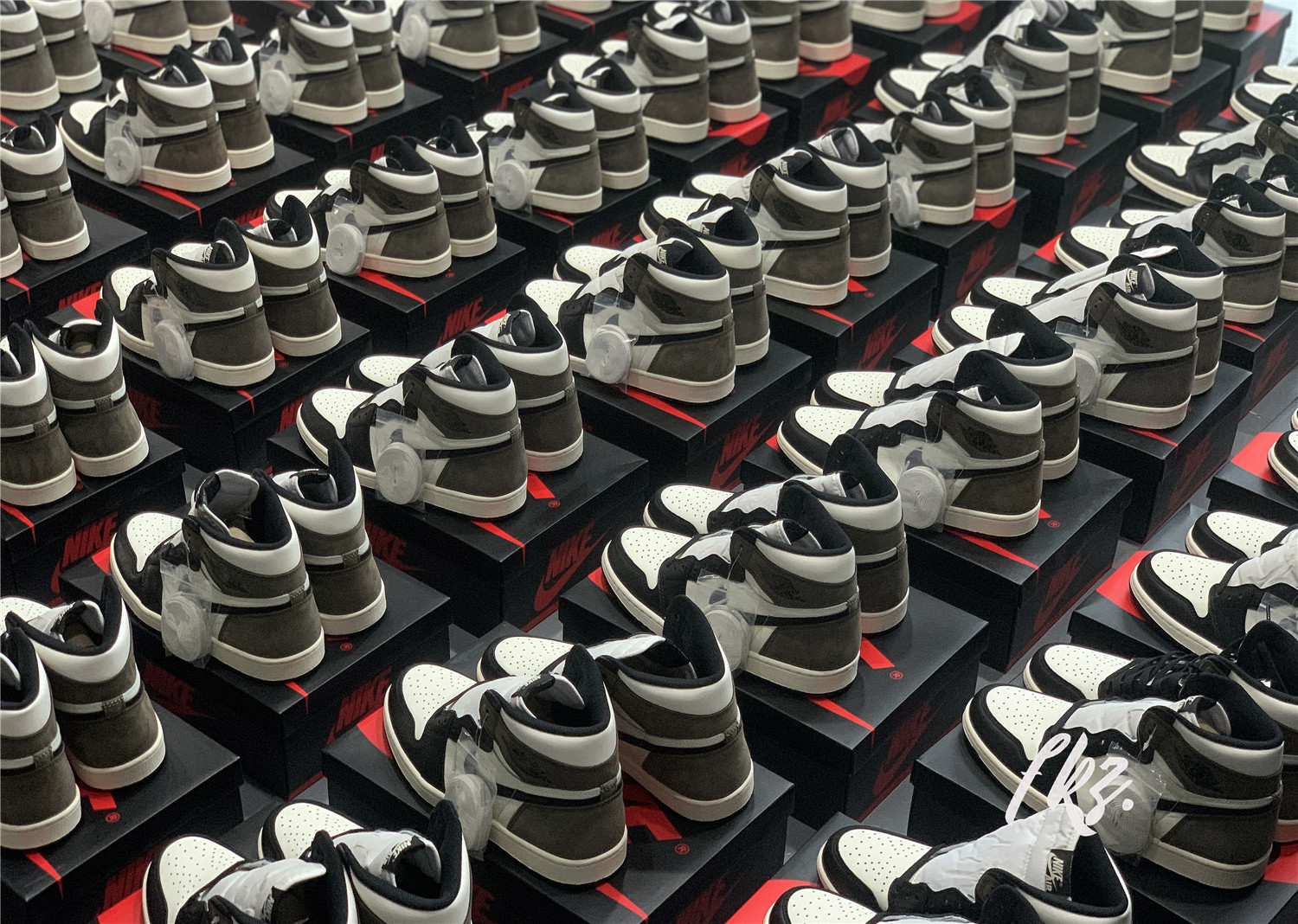 Jordan 1 Retro High Dark Mocha 2020 (LN5 A1 Batch)