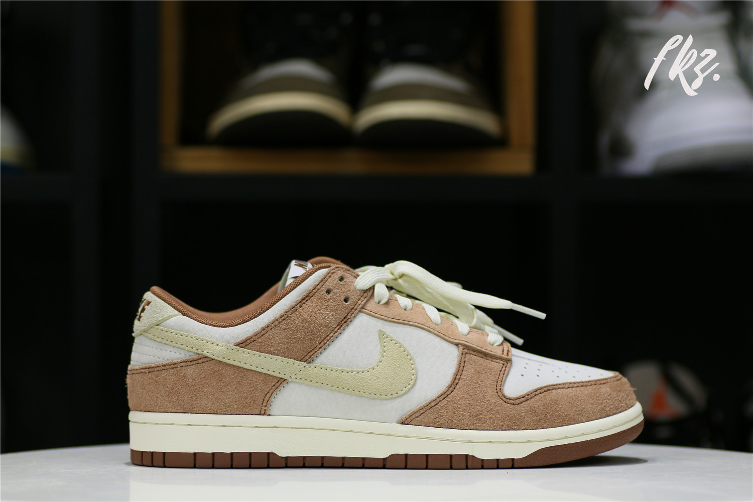 Nike Dunk Low Medium Curry 2021