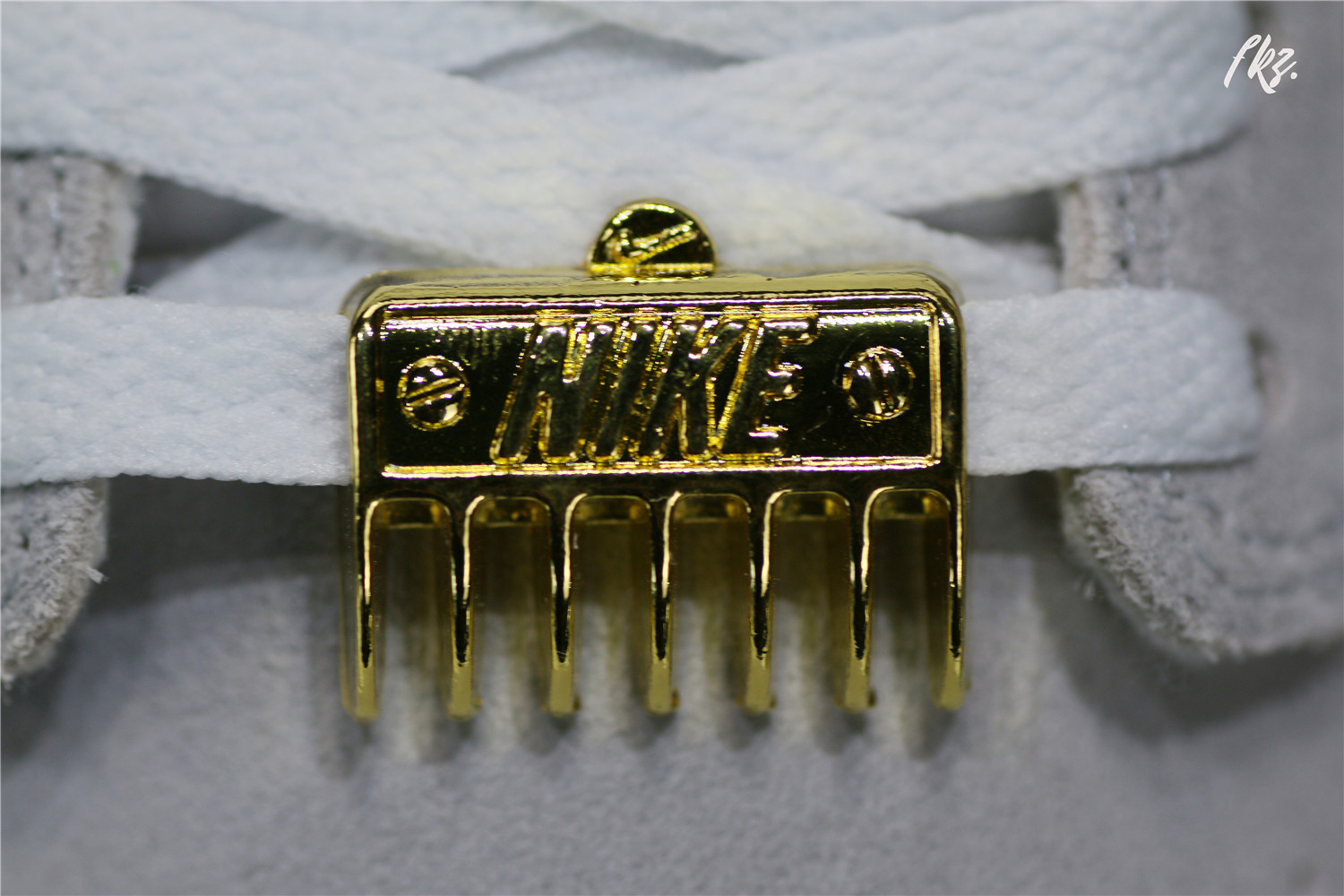 Nike Dunk Low SE Barber Shop Grey