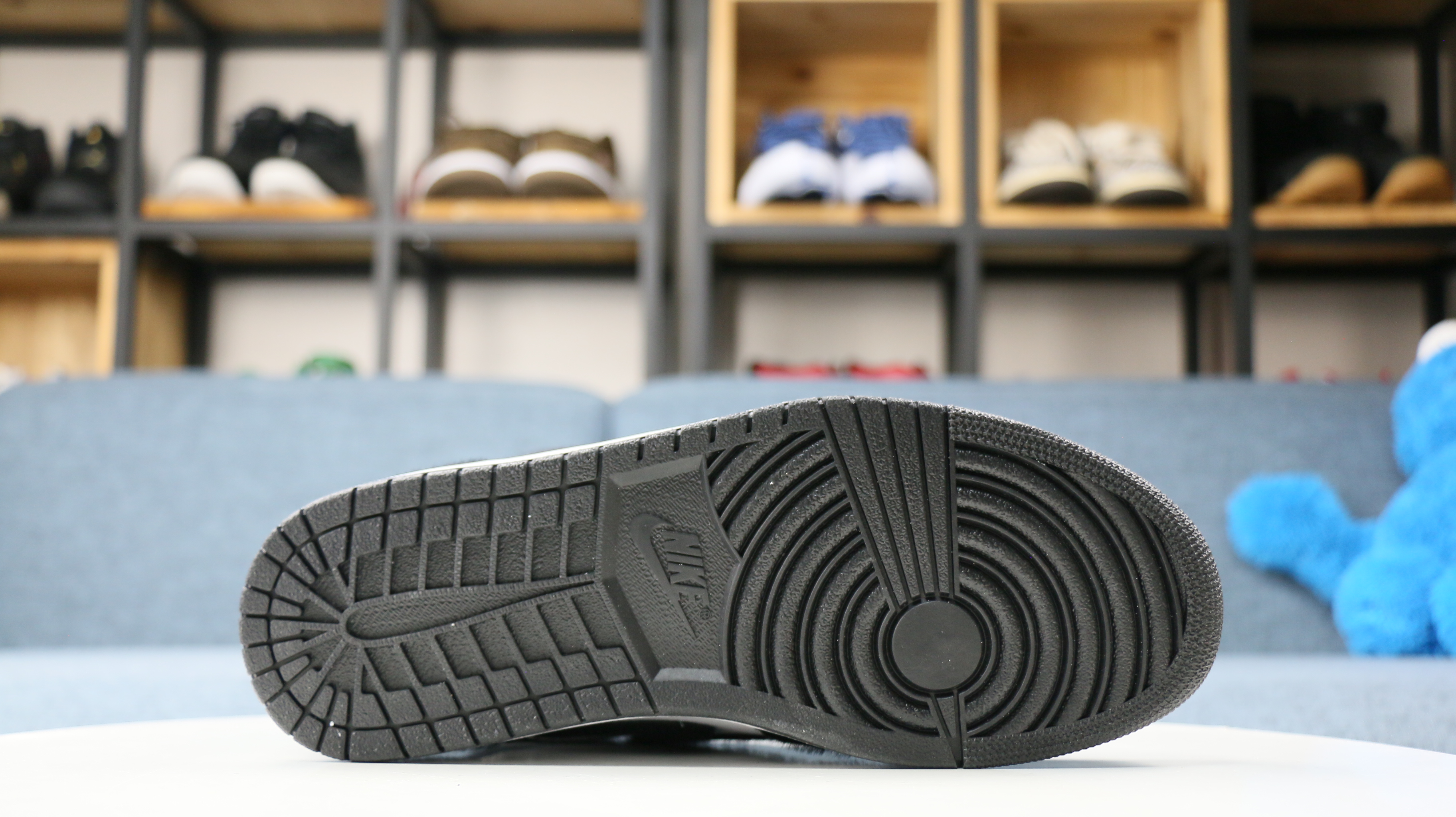 Wmns Air Jordan 1 Retro High Og Twist Pony