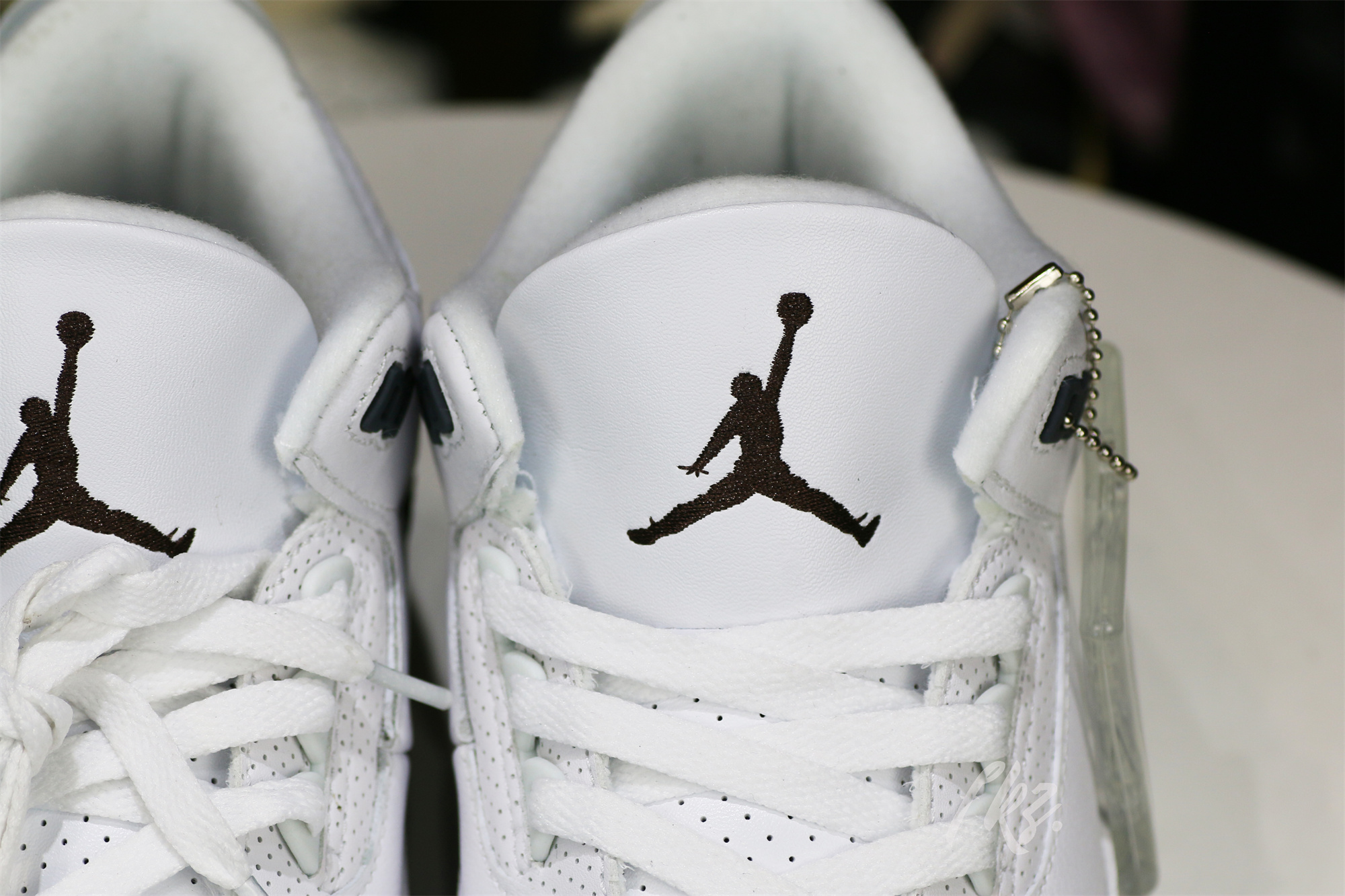 Air Jordan 3 Retro Mocha 2018