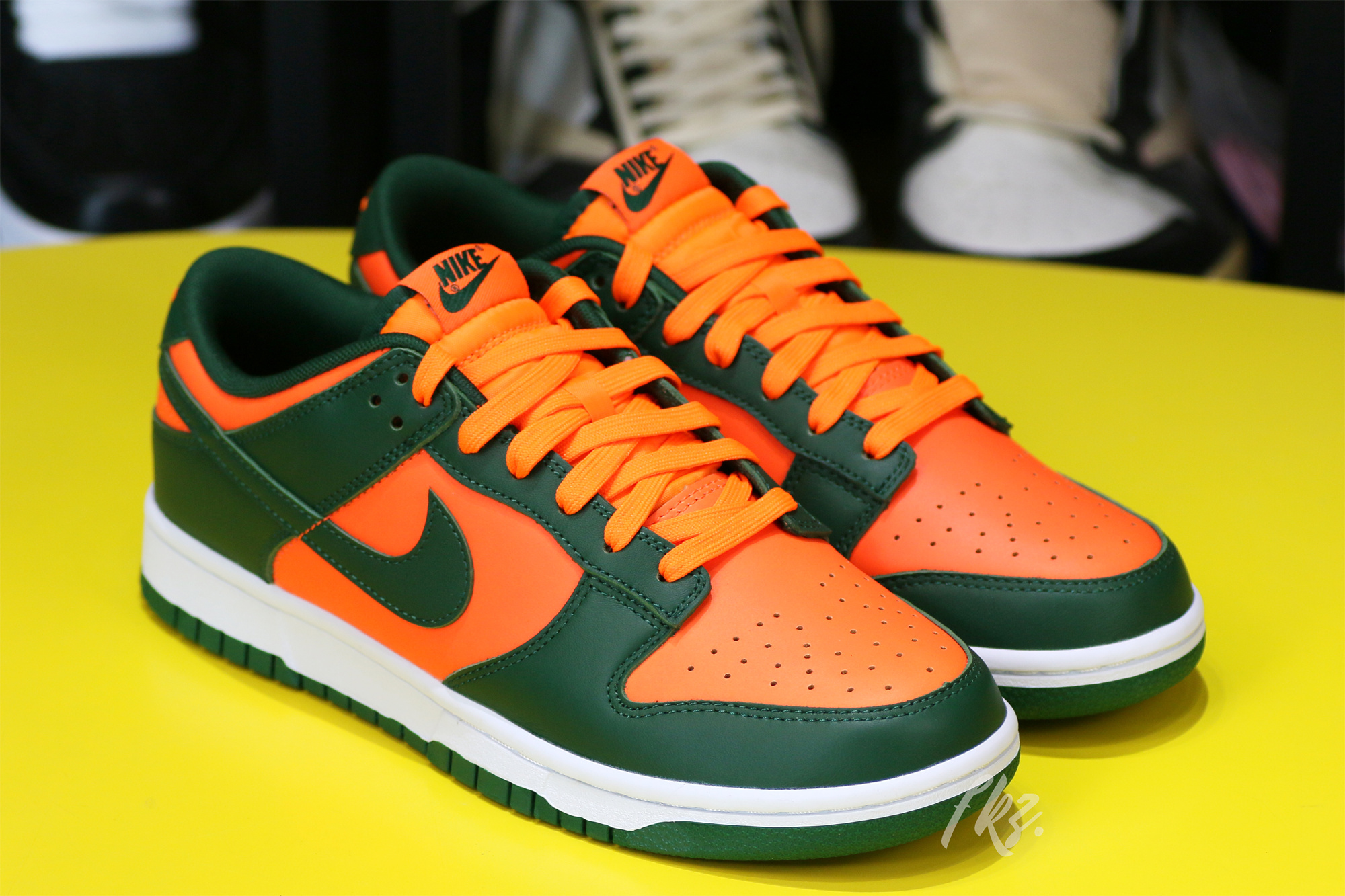 Nike Dunk Low “Miami Hurricanes”