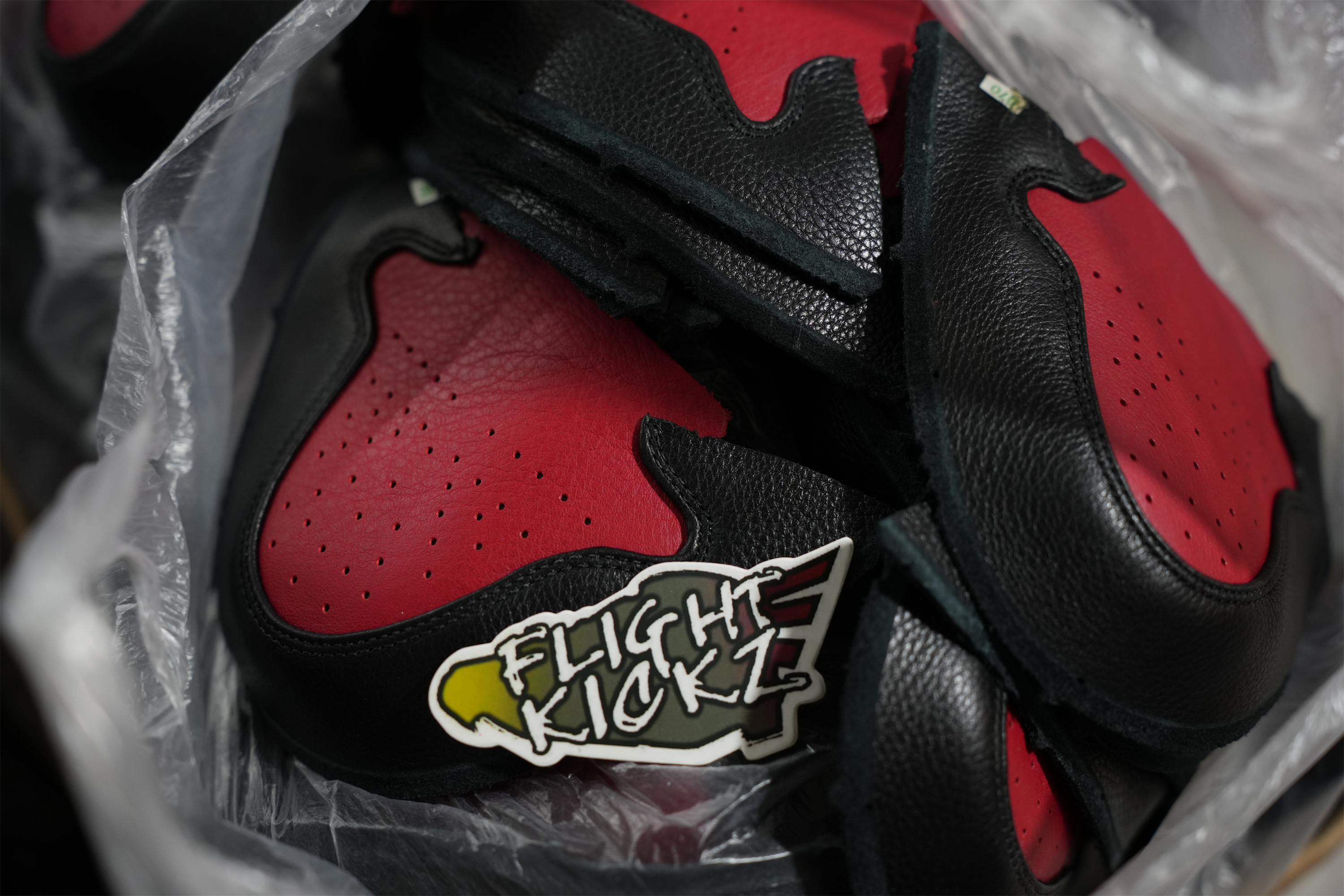 Air Jordan 1 OG Banned/Bred 2011 (LN5 A1 ,Deadstock,with tiny Flaws)