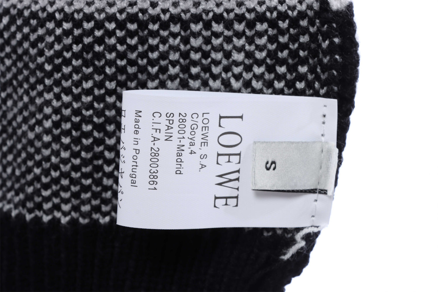 LOEVVE 22FW Ribbon Embroidered Crew Neck Sweater