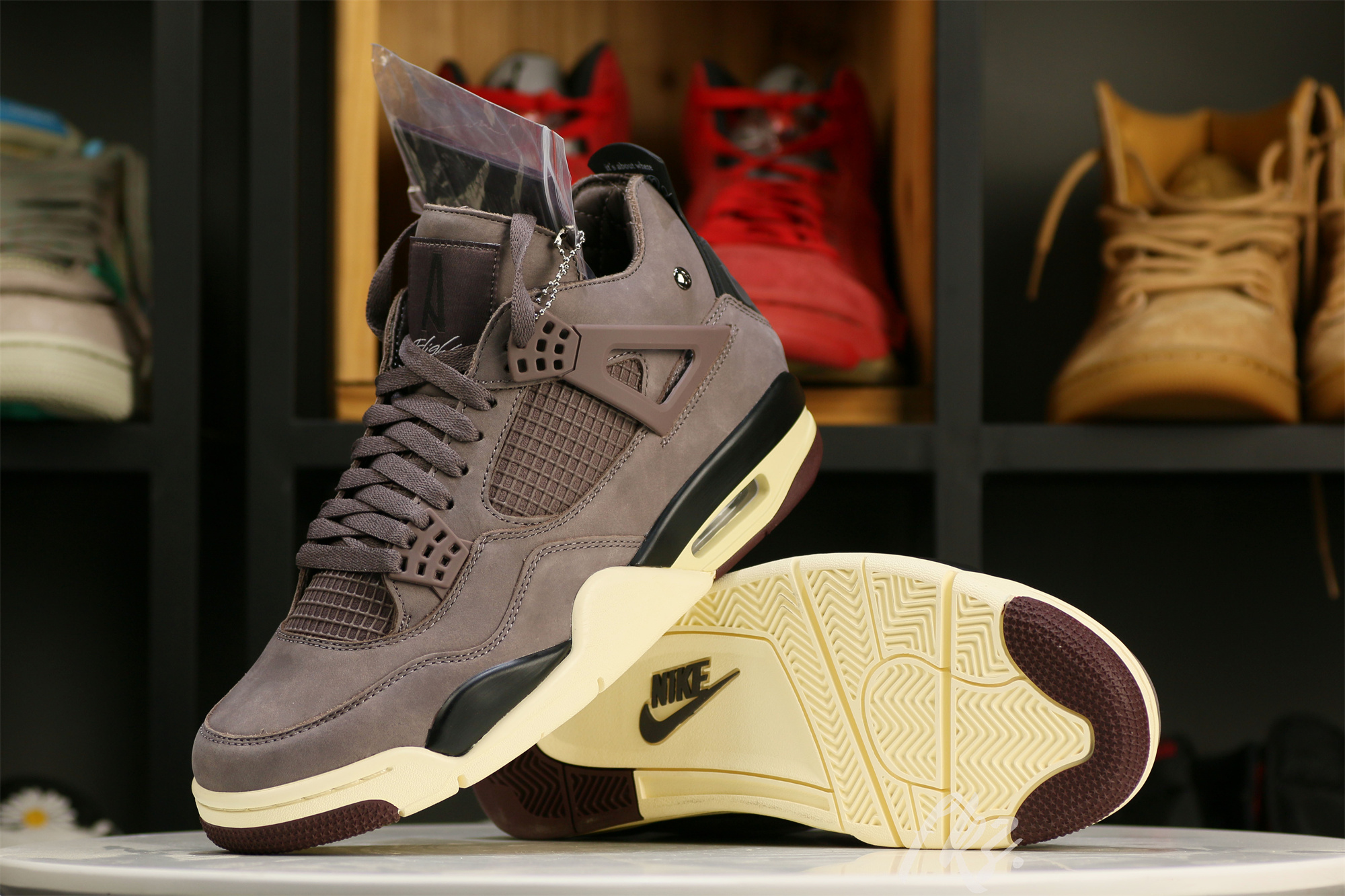 A Ma Maniére x Air Jordan 4 Retro ‘Violet Ore’ 2022 (LN5 A1 Batch)