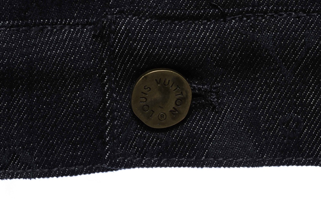 L– three-dimensional presbyopic denim jacket