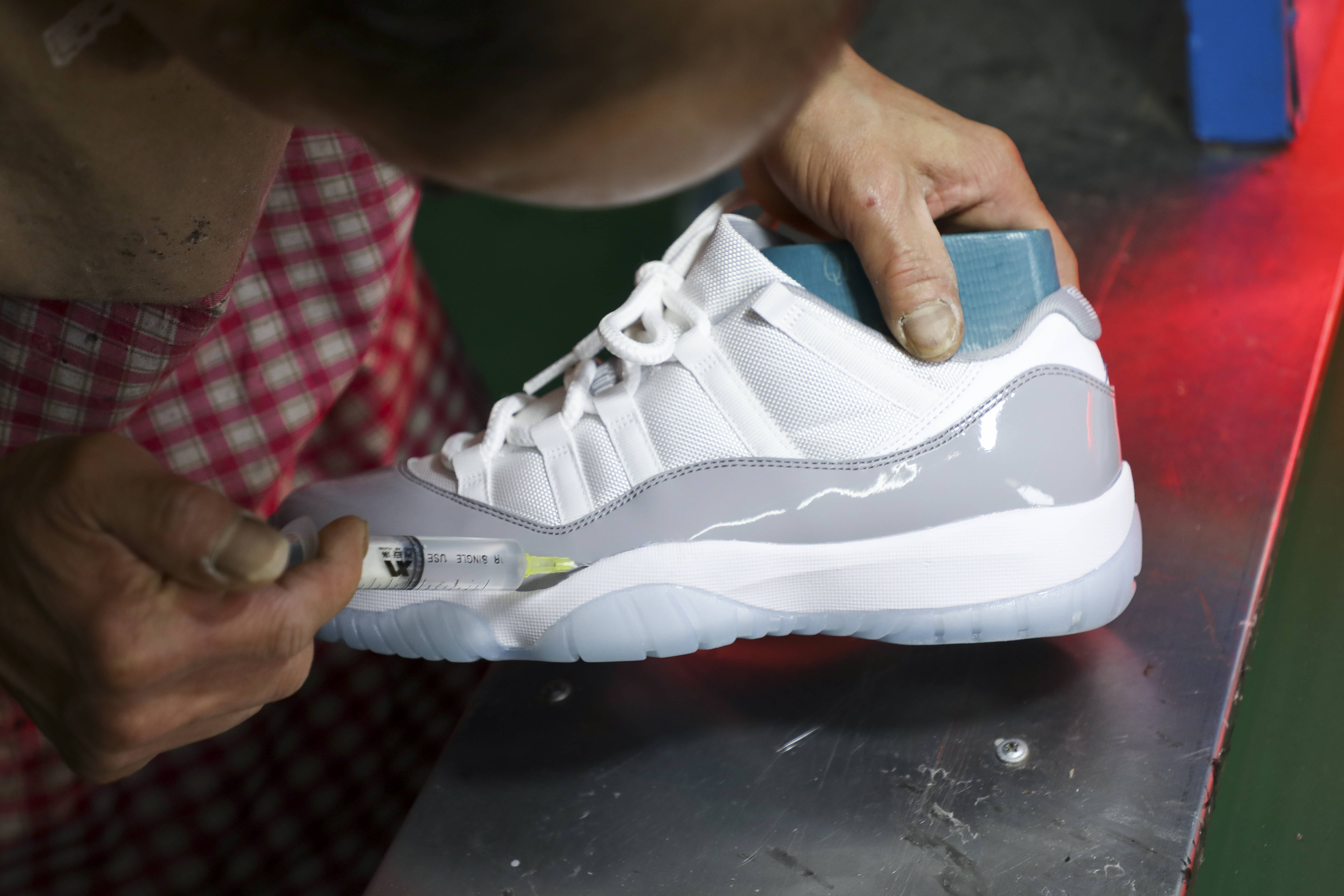 Air Jordan 11 Retro Low Cement Grey 2023 (LN5 A1 Batch)