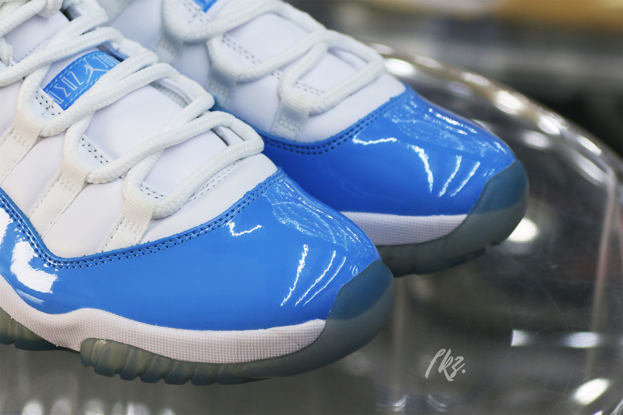 Air Jordan 11 Retro Low UNC