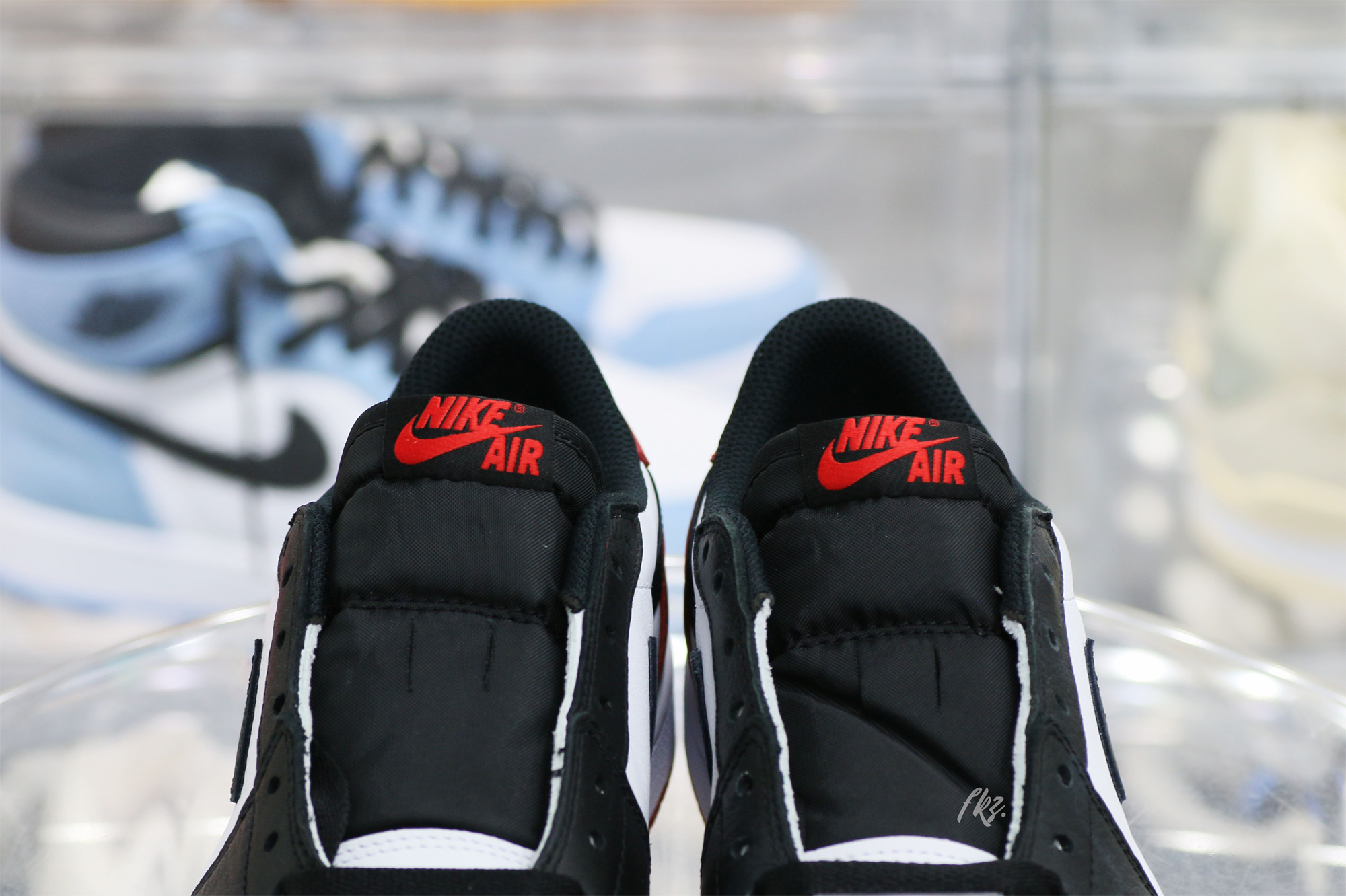 Air Jordan 1 Low OG Black Toe 2023