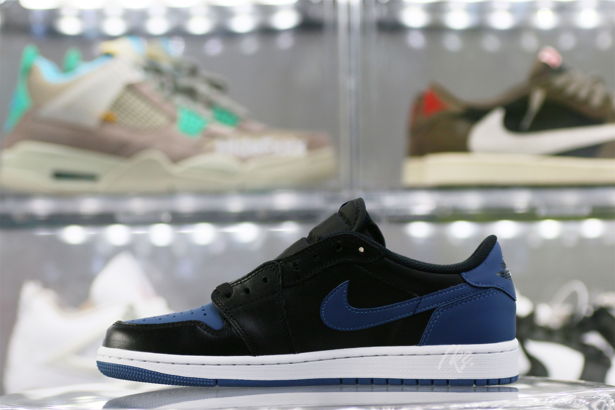 Air Jordan 1 Retro Low OG Mystic Navy