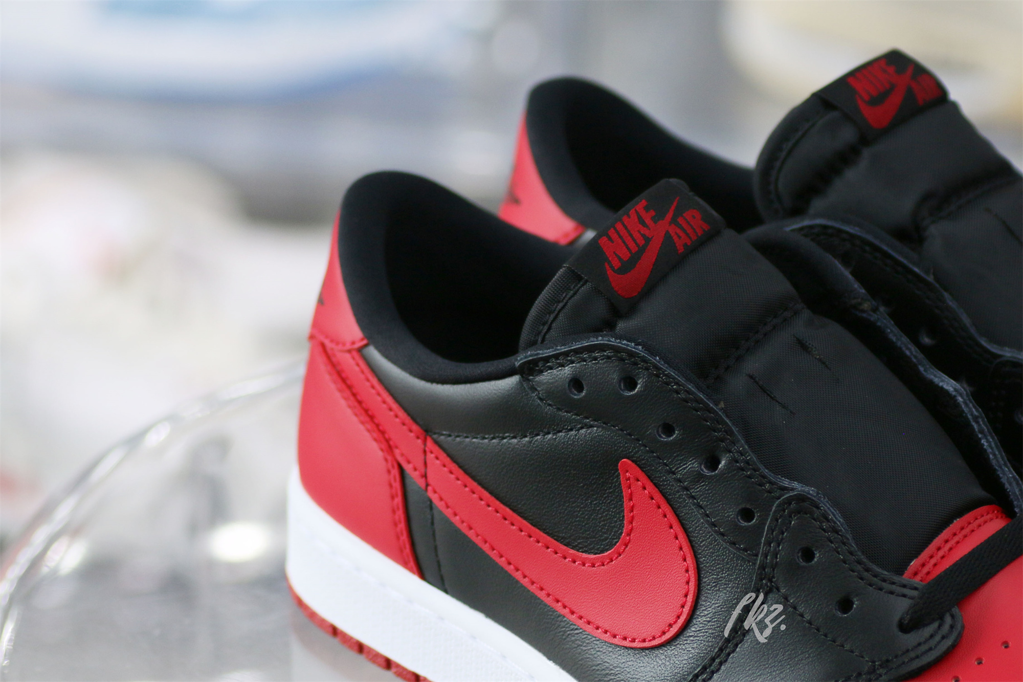Air Jordan 1 Retro Low Bred 2015