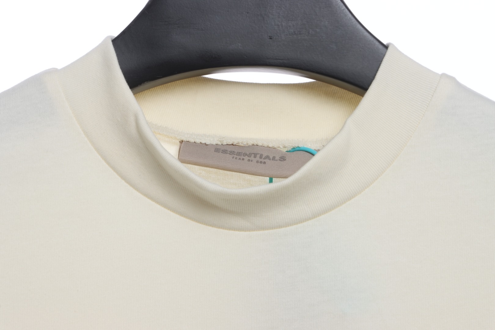 Essenti@ls Double line double row large letter flocking short sleeves