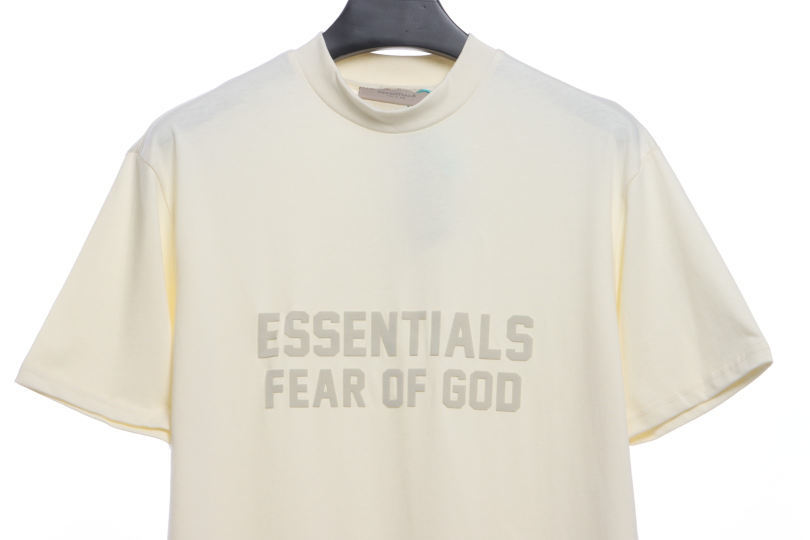 Essenti@ls Double line double row large letter flocking short sleeves