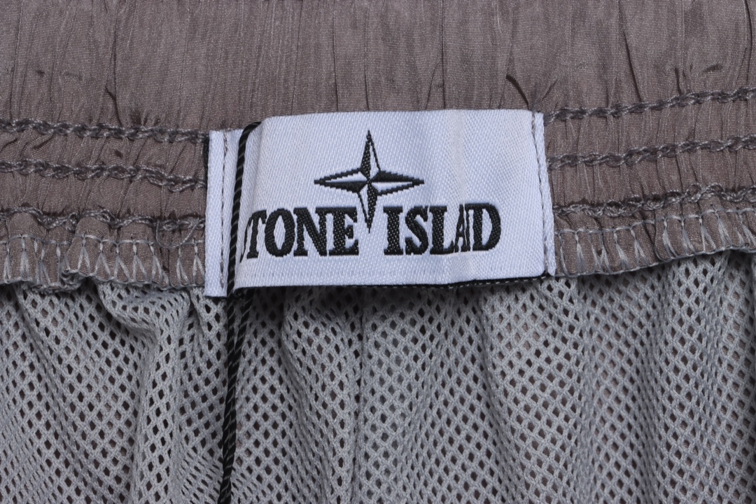 Stone island metal nylon small standard shorts