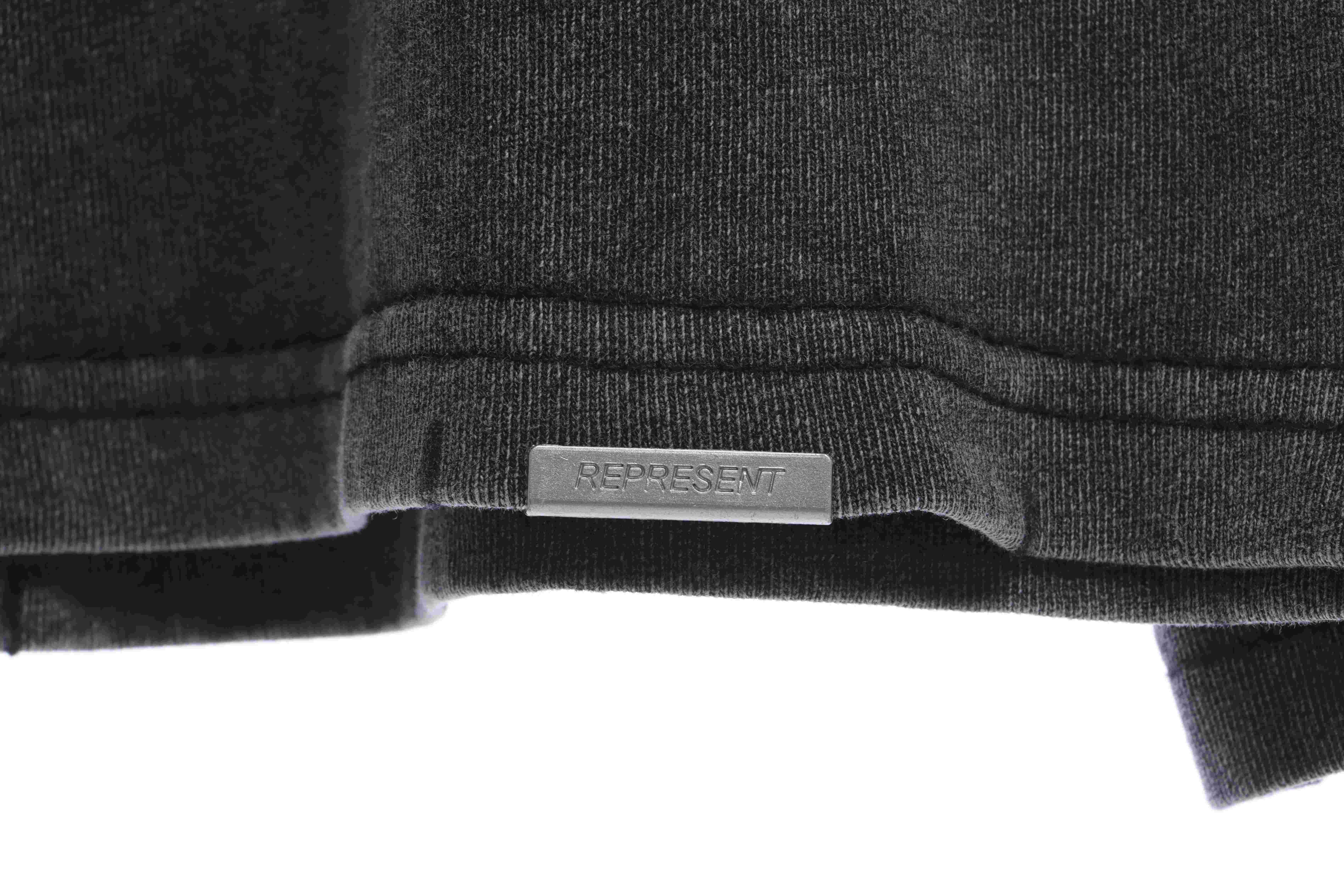 Represent makes old washing letters with short sleeves