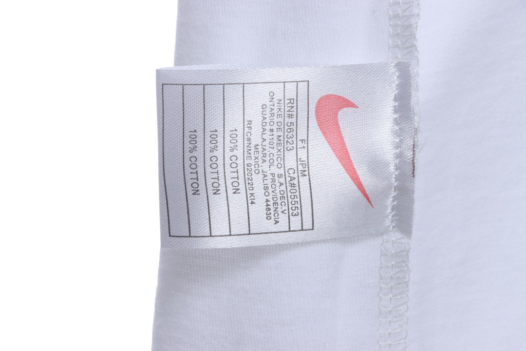 Nike Stuart co-signed the Love letter pattern short sleeves