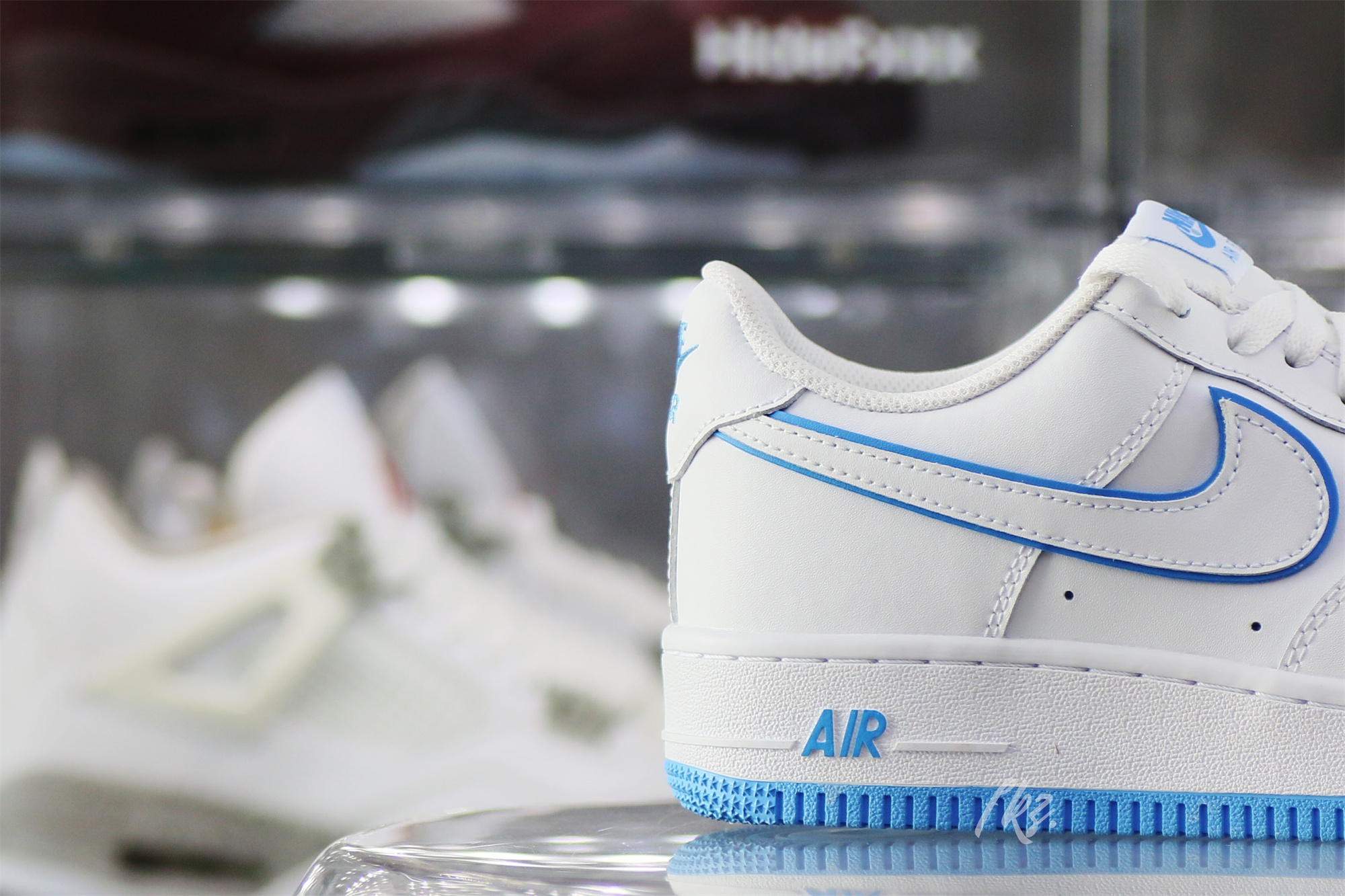 Nike Air Force 1 ’07 Low White University Blue Sole