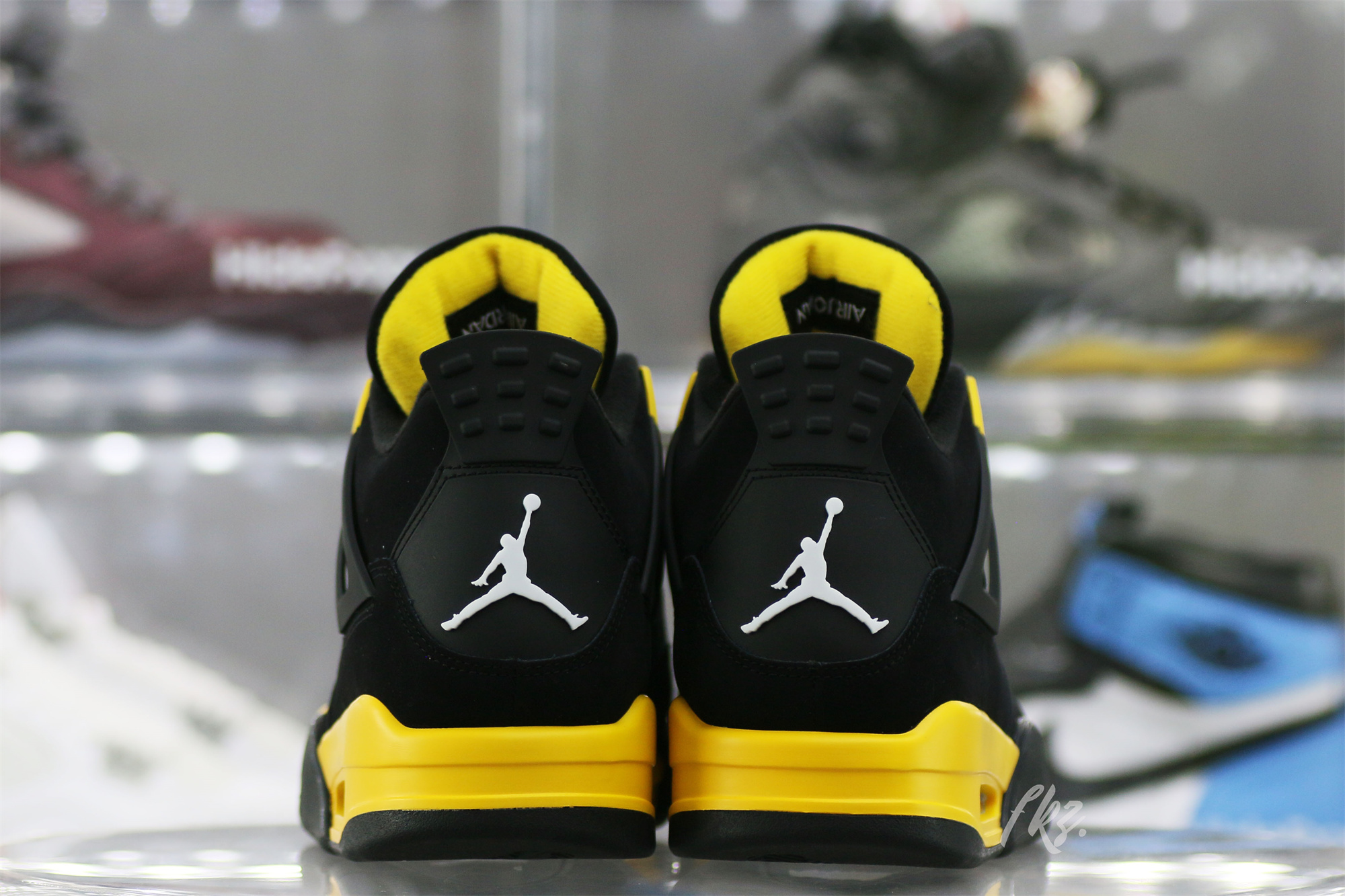 Air Jordan 4 Retro Thunder 2023 (LN5 A1 Batch)