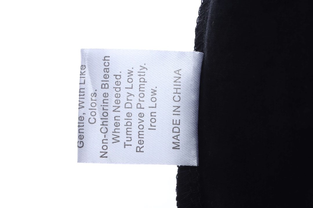 NOAH cross print letter short sleeve