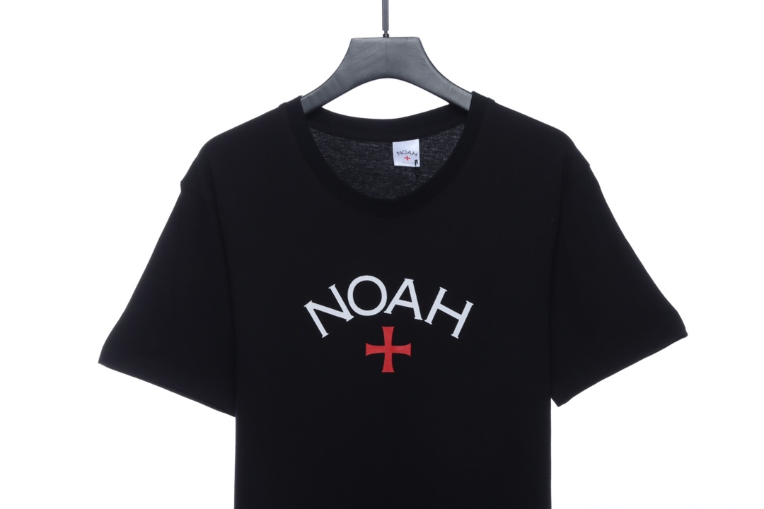 NOAH cross print letter short sleeve