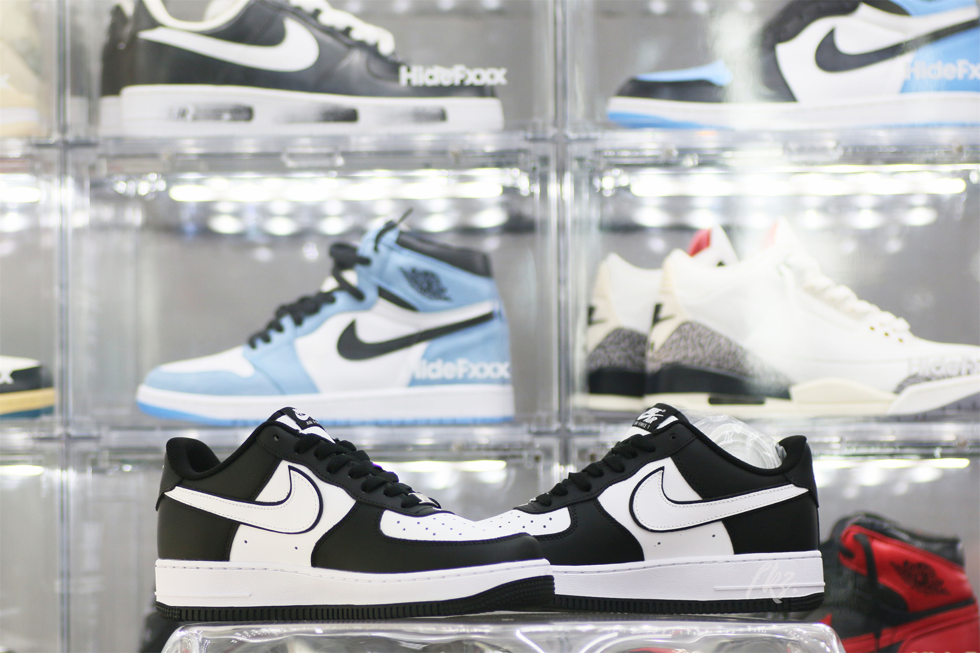 Nike Air Force 1 ’07 Low White Swoosh Panda