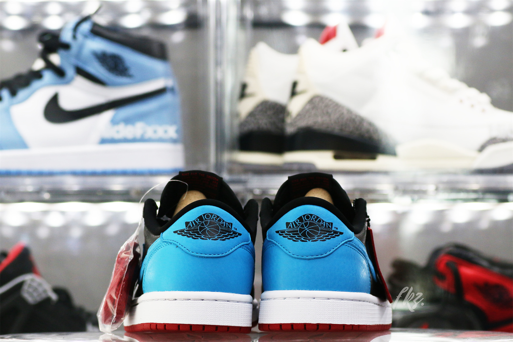 Air Jordan 1 Retro Low OG NC To Chi