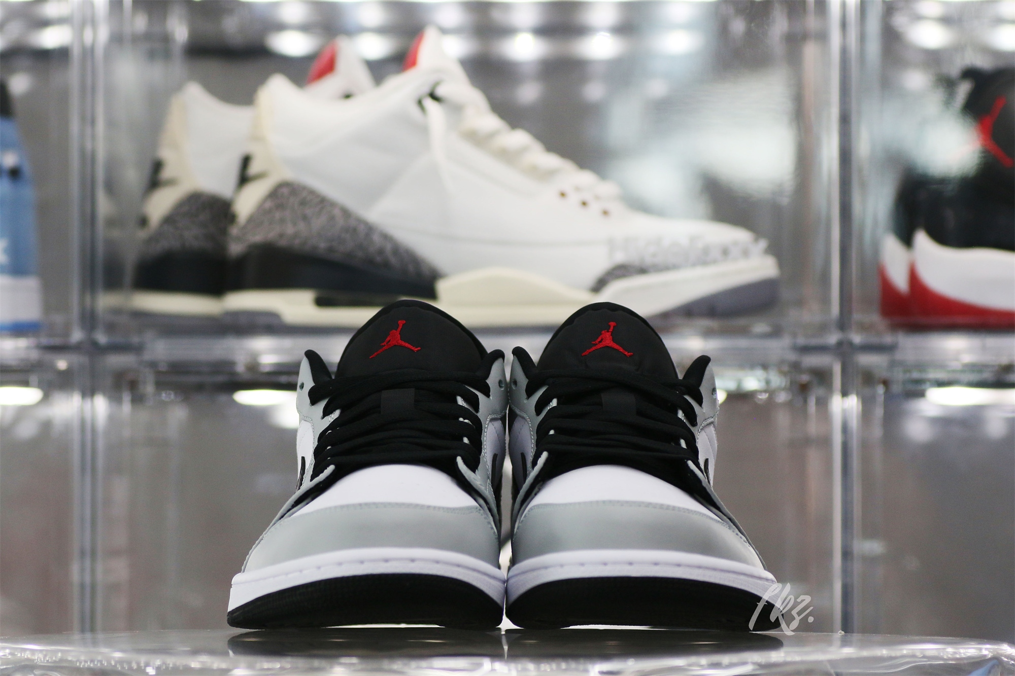 Air Jordan 1 Low Light Smoke Grey