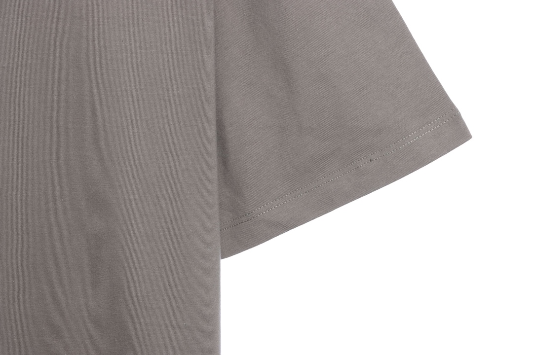 Essentials back silicone letter short sleeve