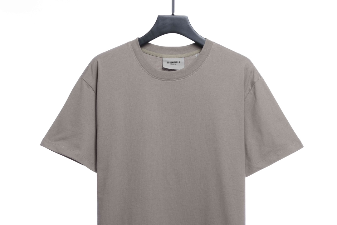 Essentials back silicone letter short sleeve