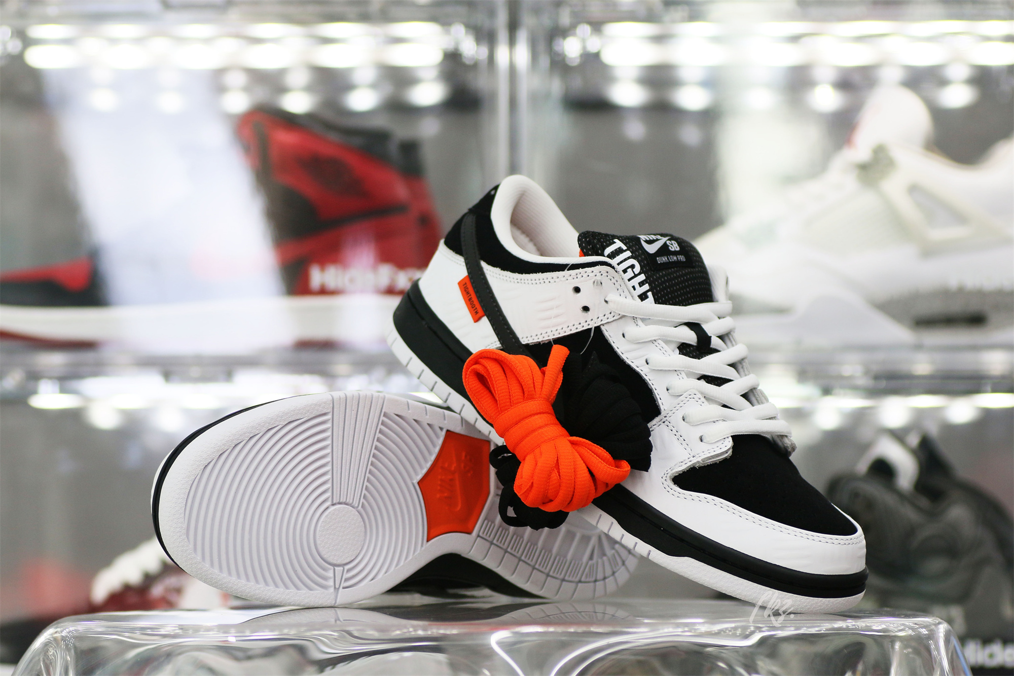 Nike SB Dunk Low TIGHTBOOTH