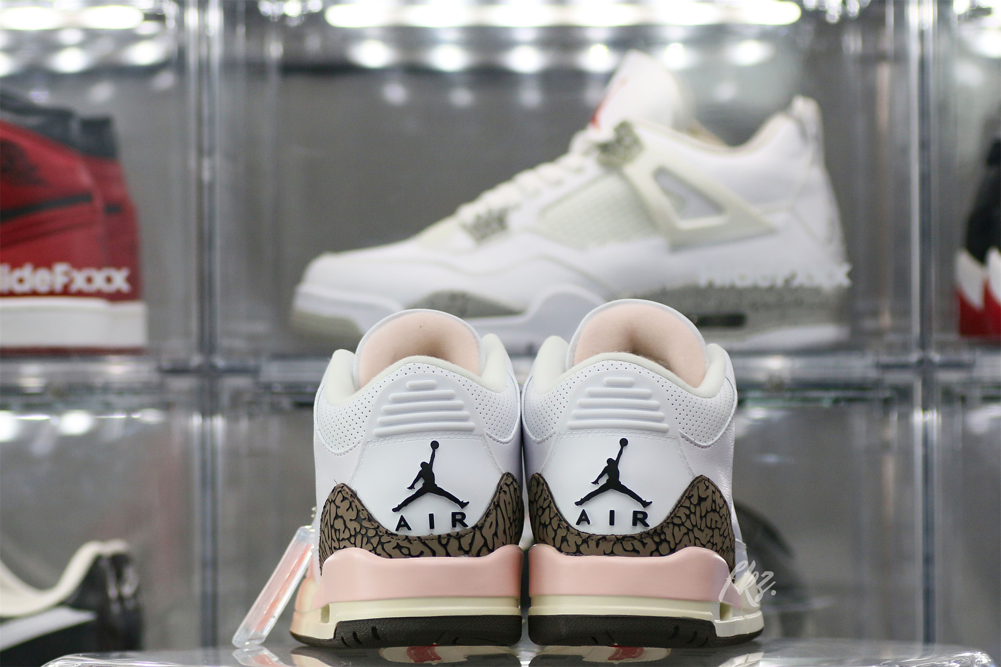 Air Jordan 3 Retro Neapolitan Dark Mocha