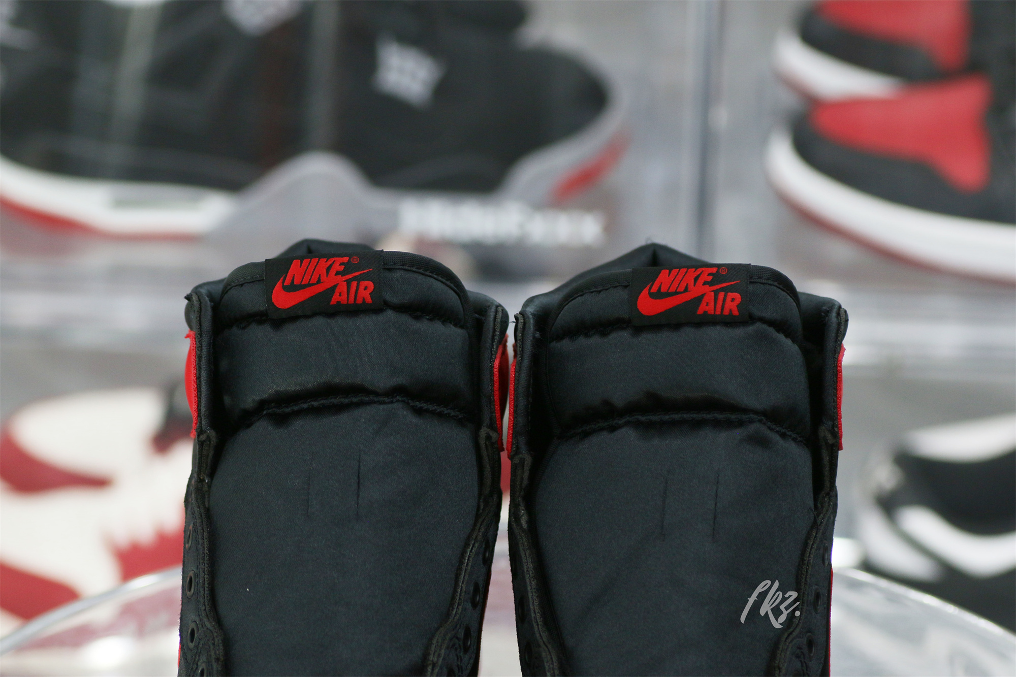 Jordan 1 Retro Satin Bred/Banned 2023 (LN5 A1)