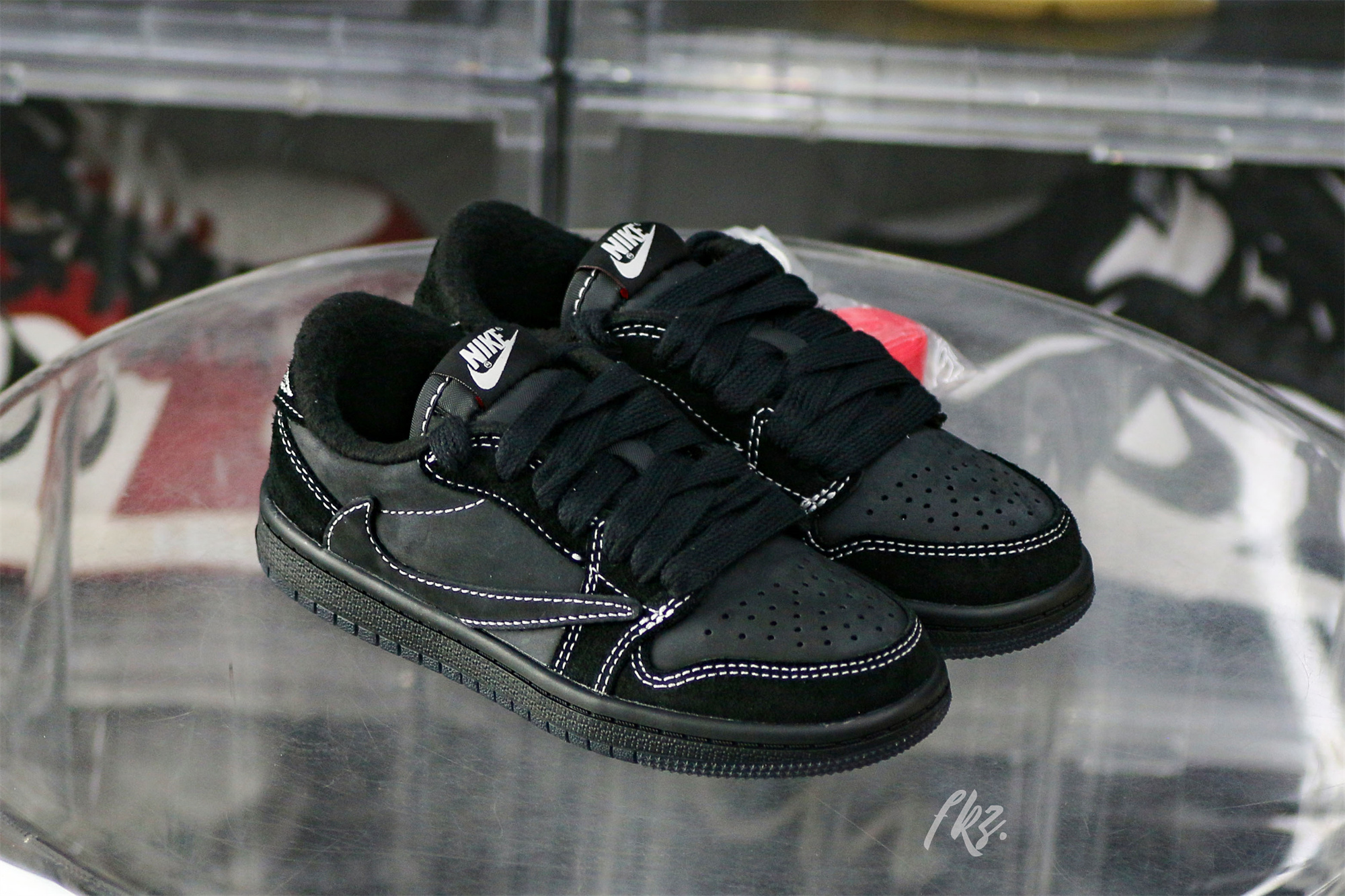 Travis Scott x Jordan 1 Retro Low OG SP Black Phantom Kid (LN5 A1)