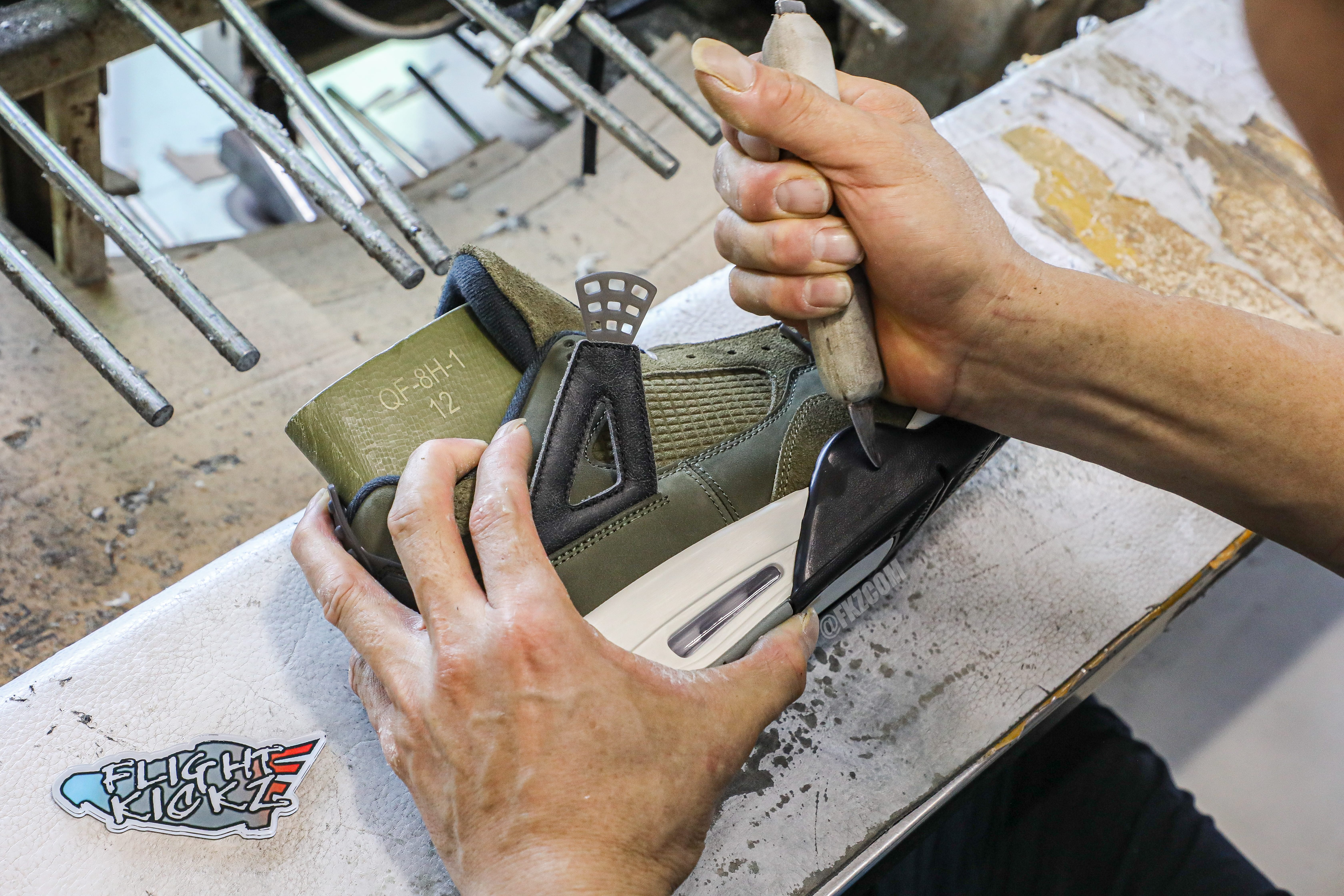 Air Jordan 4 Retro SE Craft Medium Olive (LN5 A1)