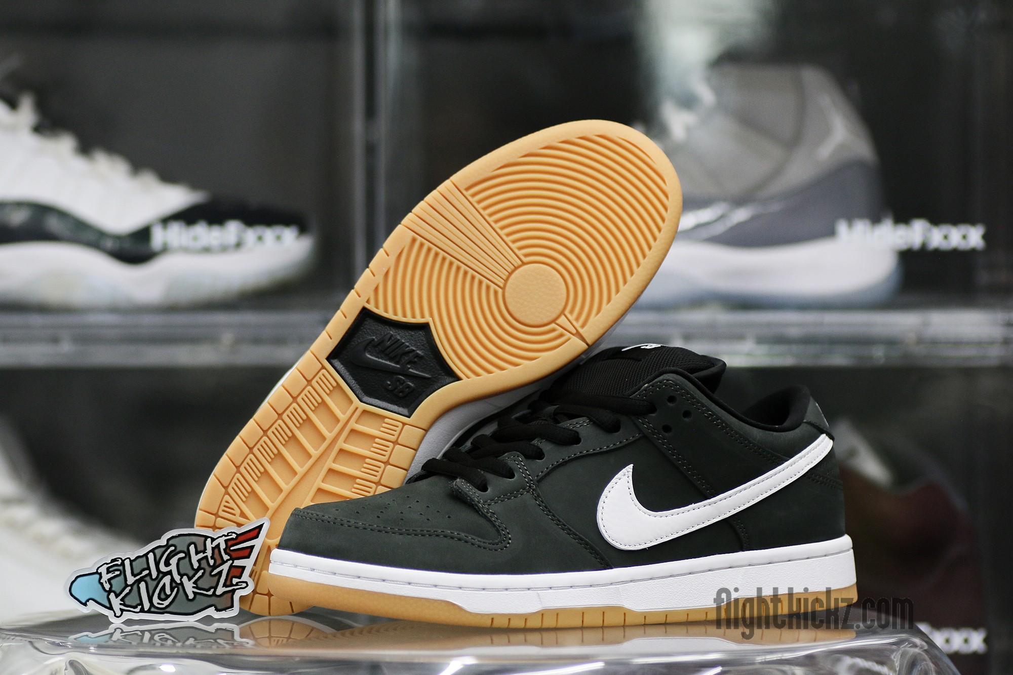 Nike Dunk SB Black Gum 2023