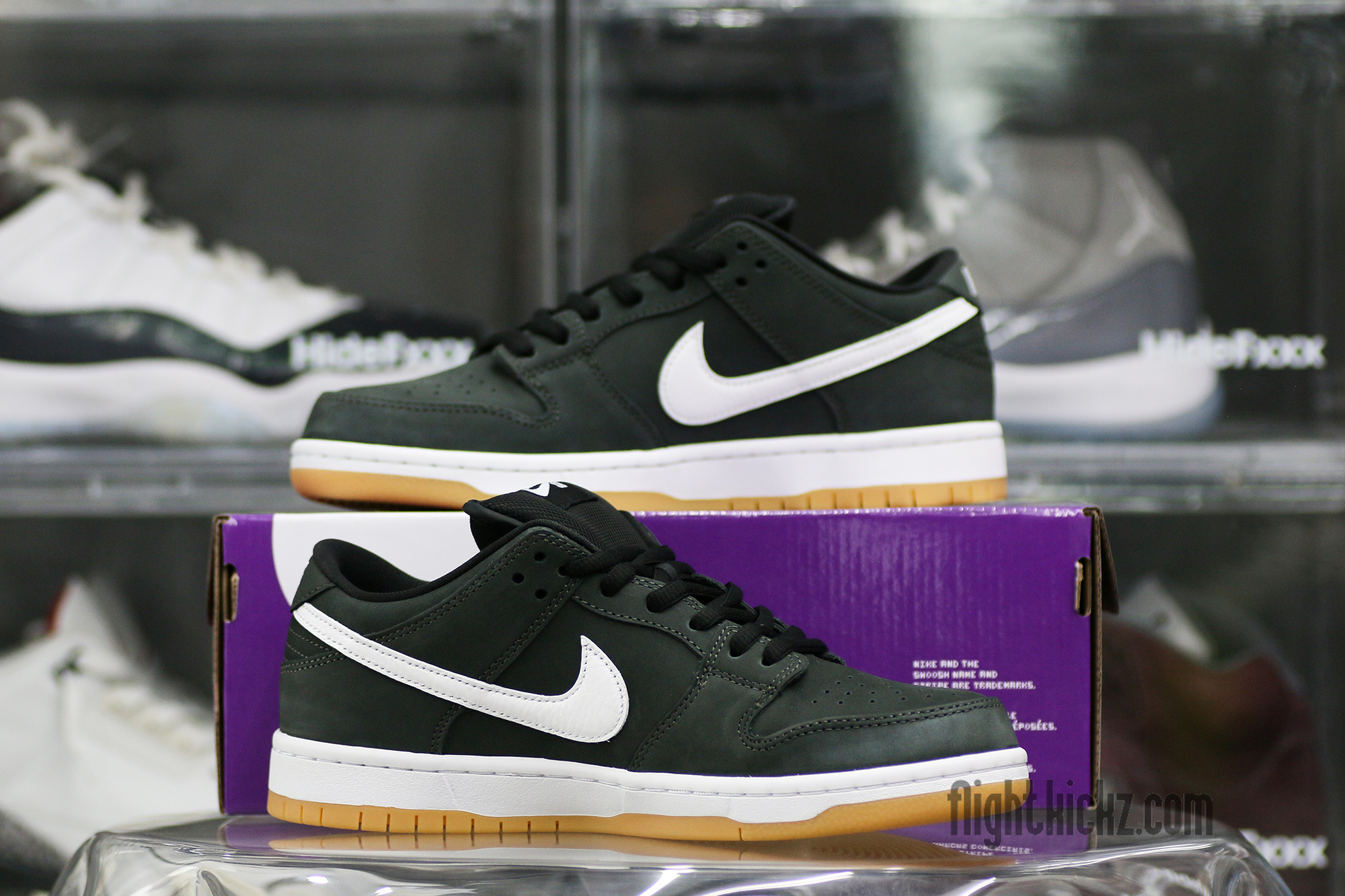 Nike Dunk SB Black Gum 2023