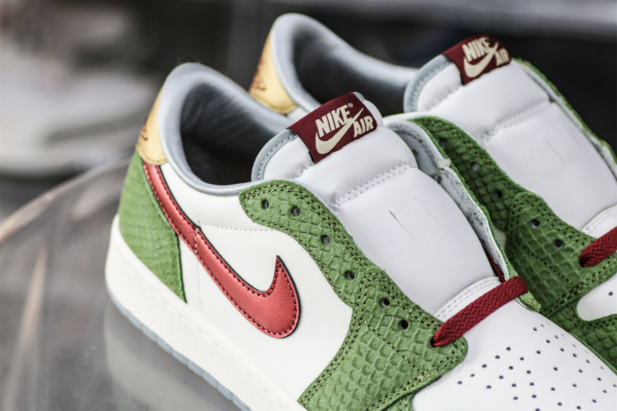 Air Jordan 1 Low OG “Year Of The Dragon ” 2024