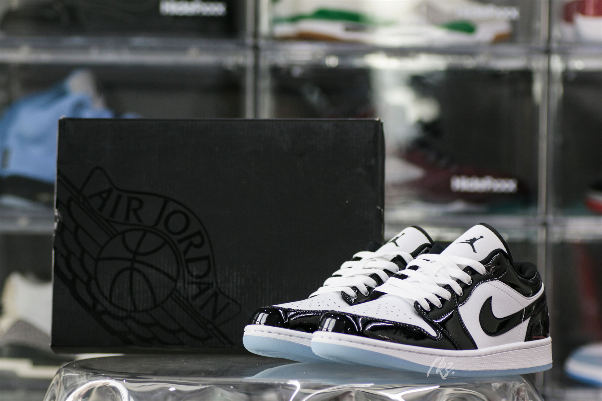 Air Jordan 1 Low SE Concord 2023