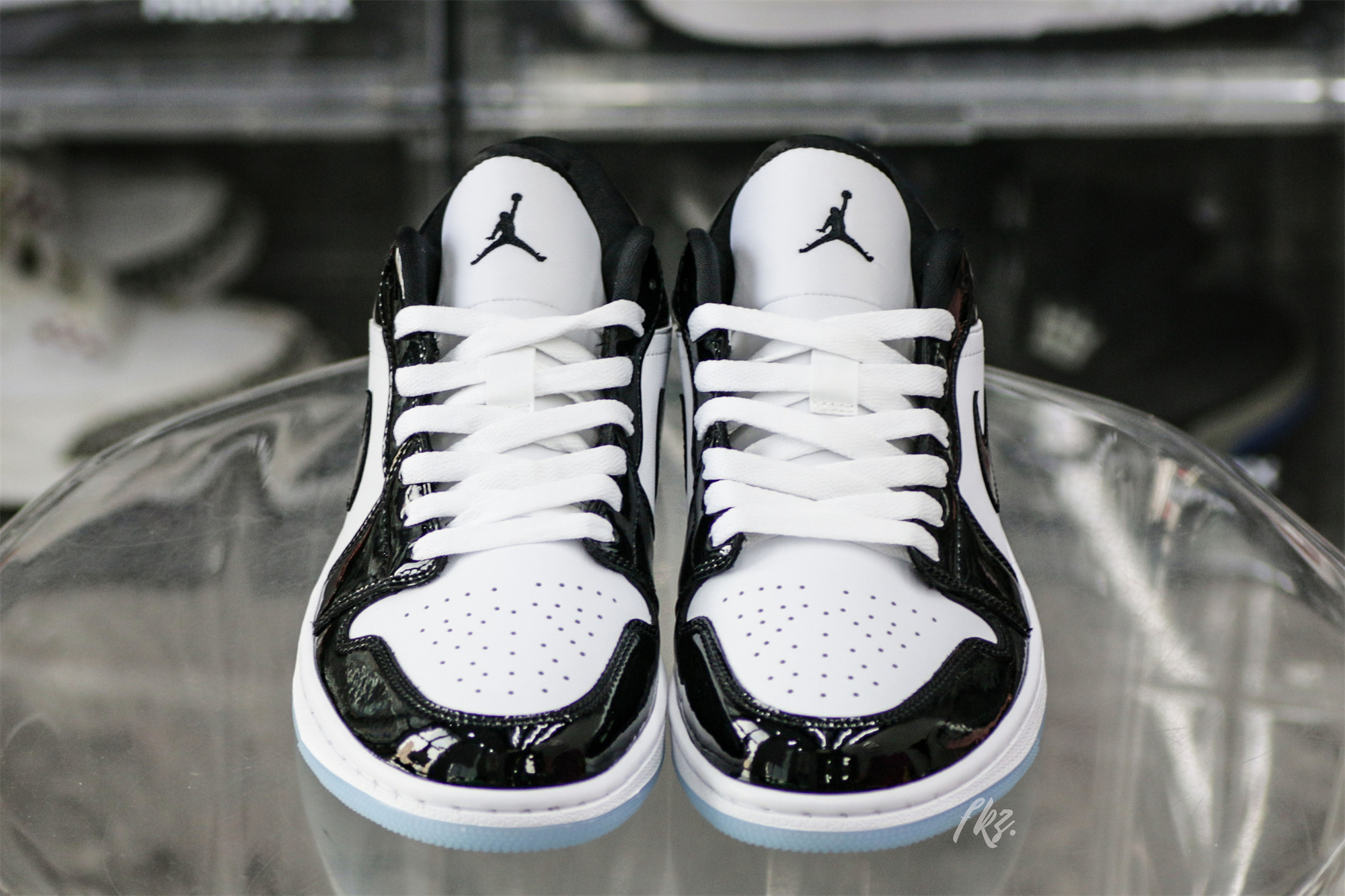 Air Jordan 1 Low SE Concord 2023