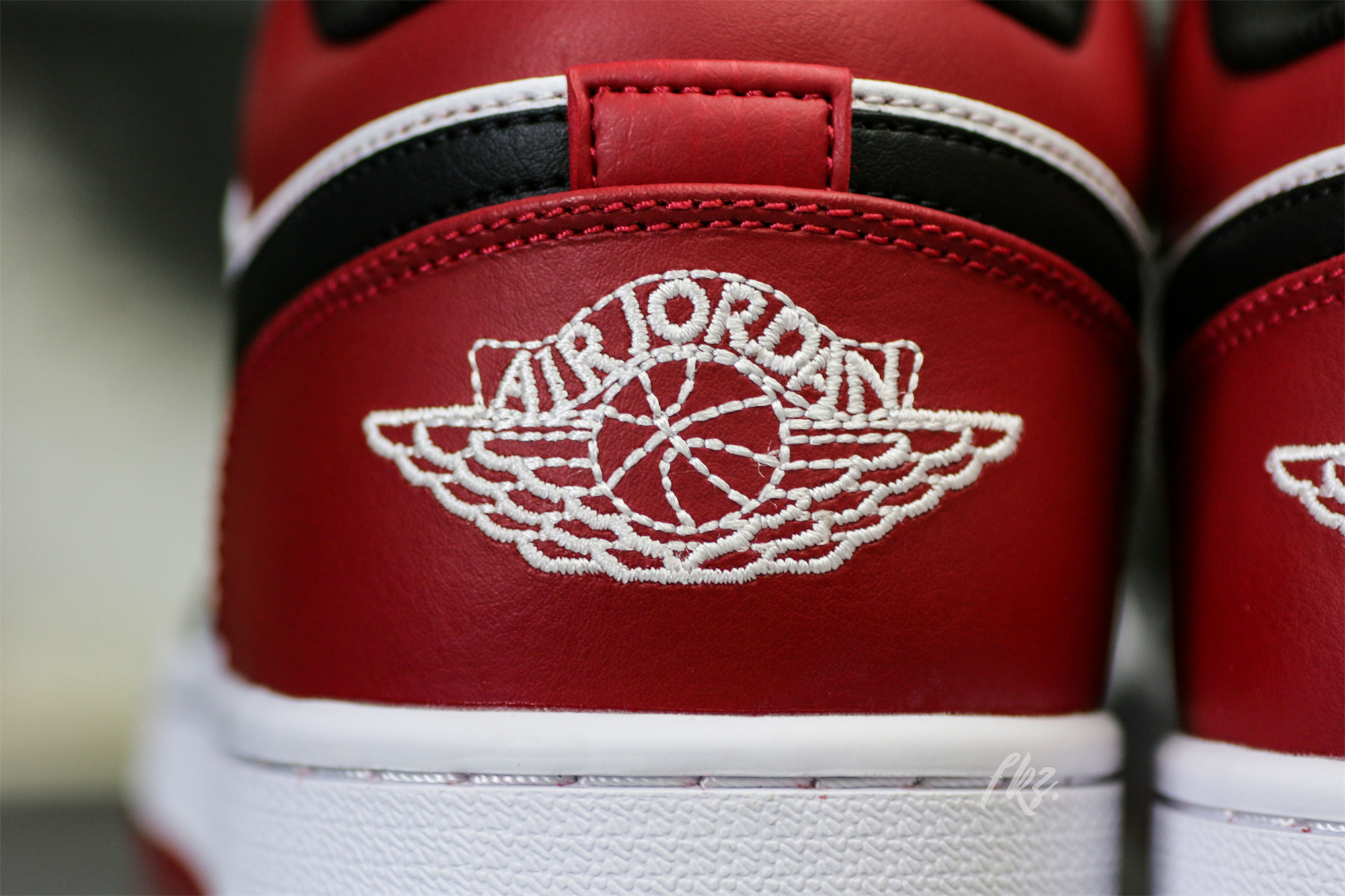 Air Jordan 1 Low Bred Toe 2021