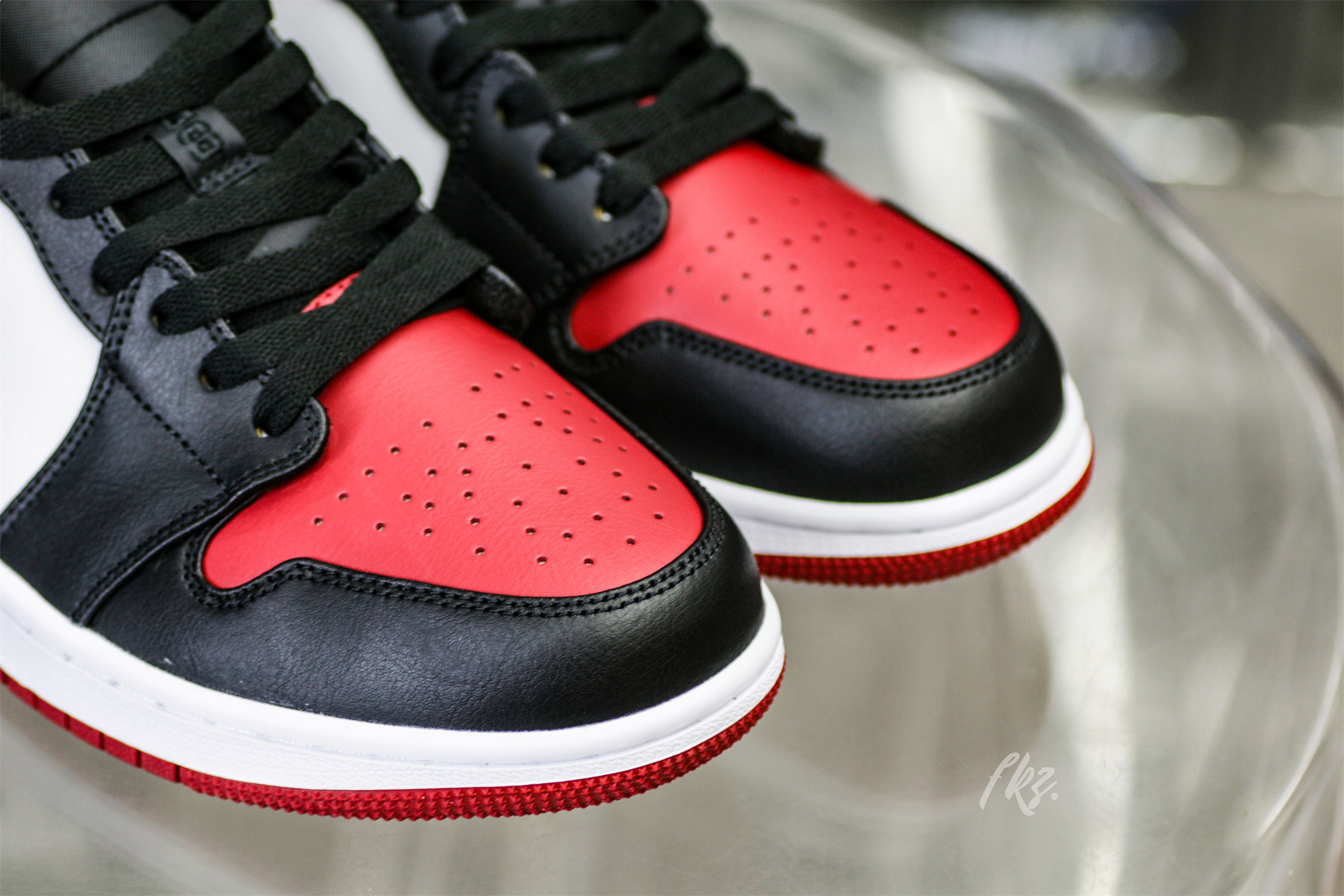 Air Jordan 1 Low Bred Toe 2021