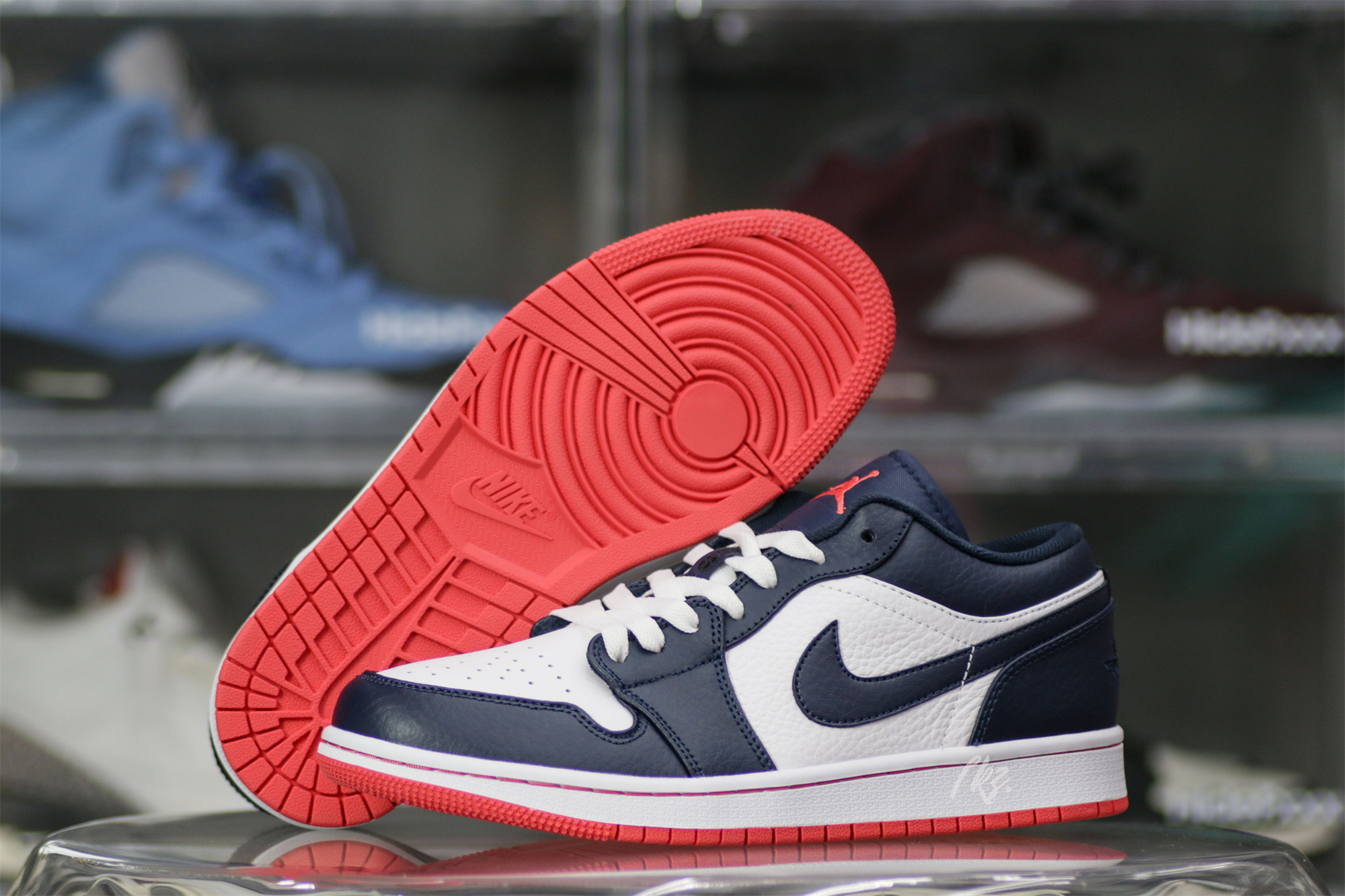 Air Jordan 1 Retro Low Obsidian Ember Glow 2018