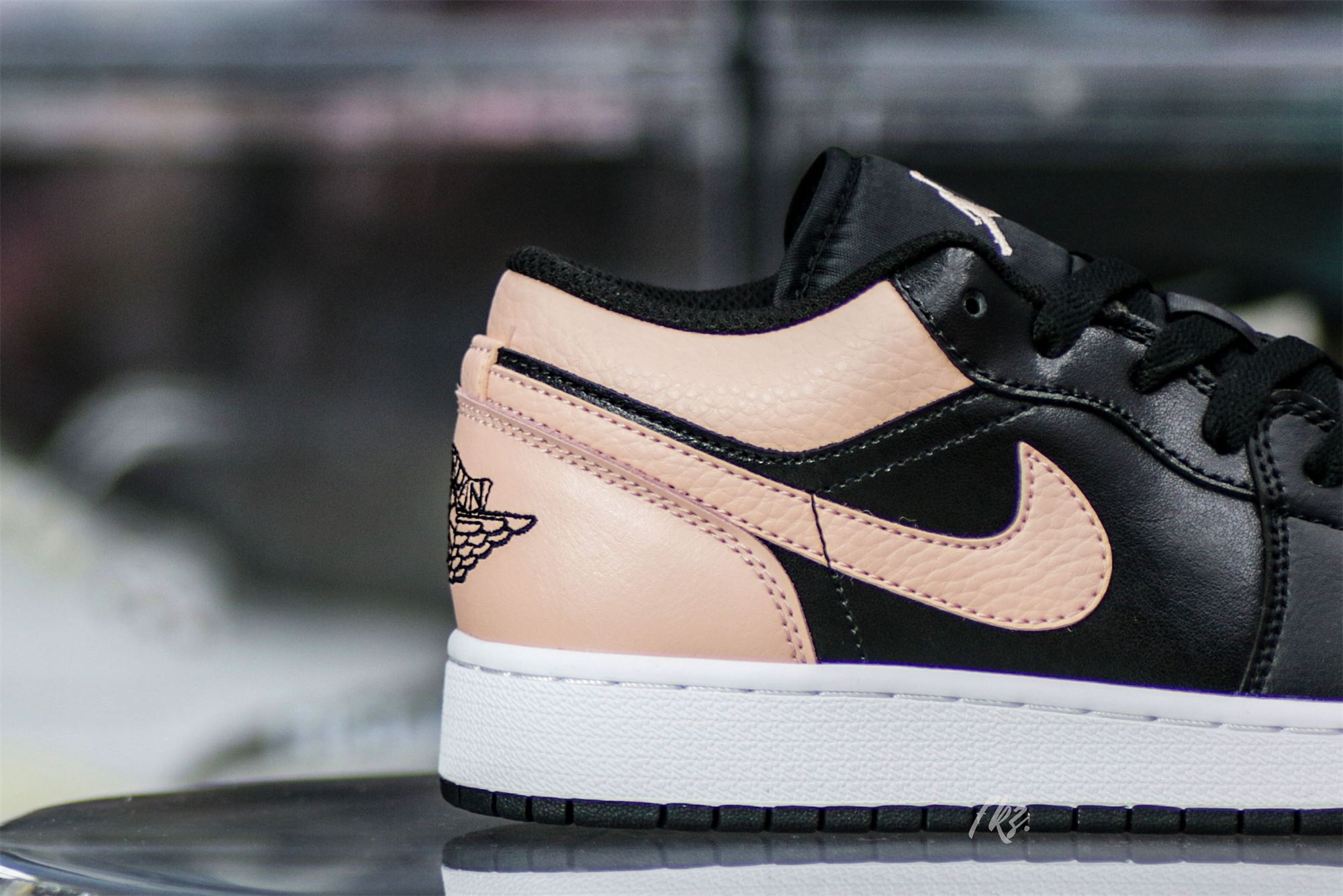 Air Jordan 1 Retro Low Crimson Tint 2021